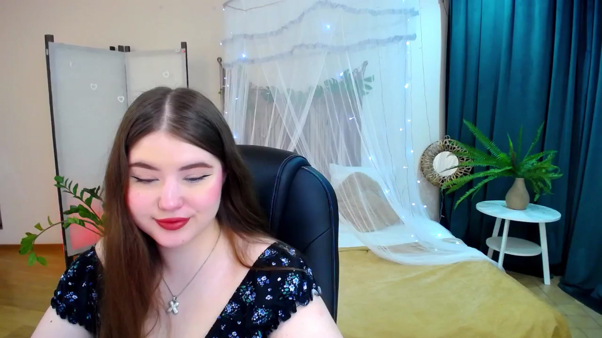 Gallery image thumbnail from AdmireMyEyes's myfreecams stream on, 05/17/2025, 18:57 image 17 of 20