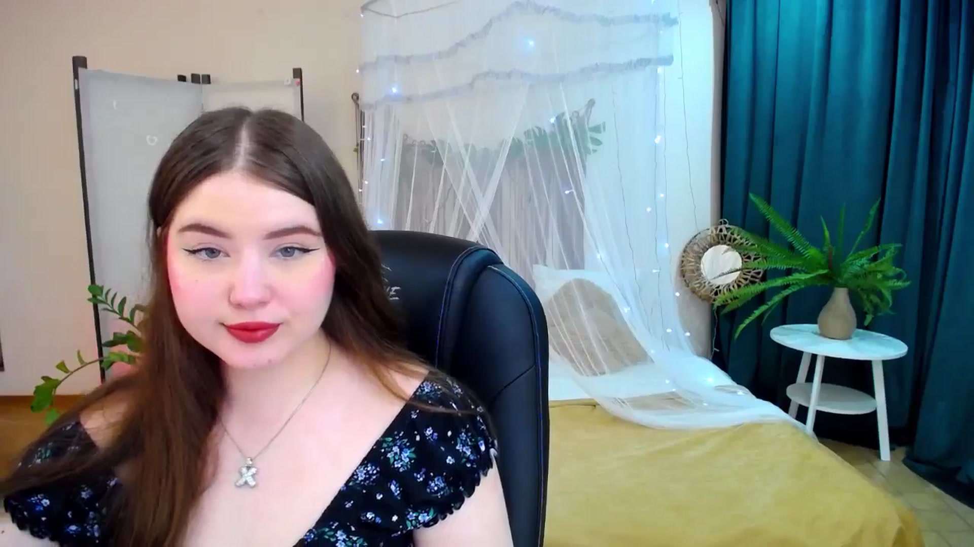 Gallery image thumbnail from AdmireMyEyes's myfreecams stream on, 05/17/2025, 18:57 image 14 of 20
