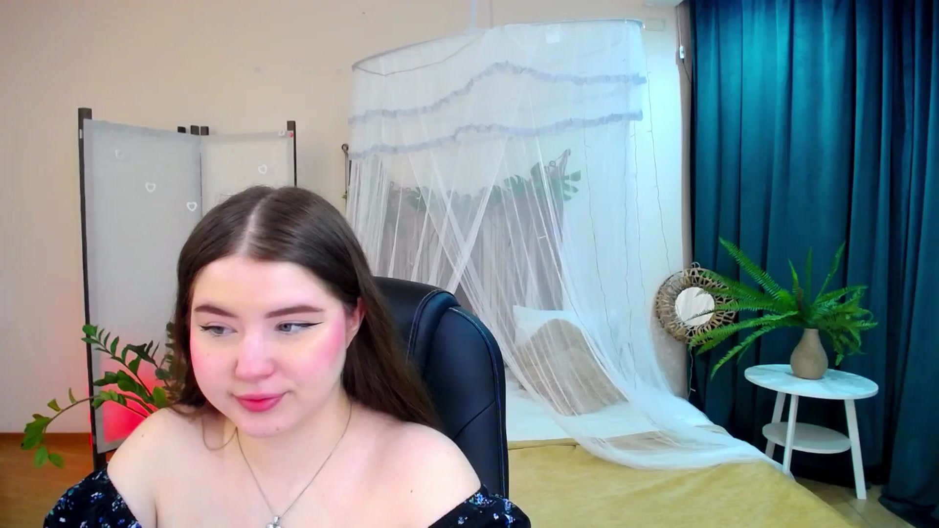 Gallery image thumbnail from AdmireMyEyes's myfreecams stream on, 05/17/2025, 18:57 image 3 of 20