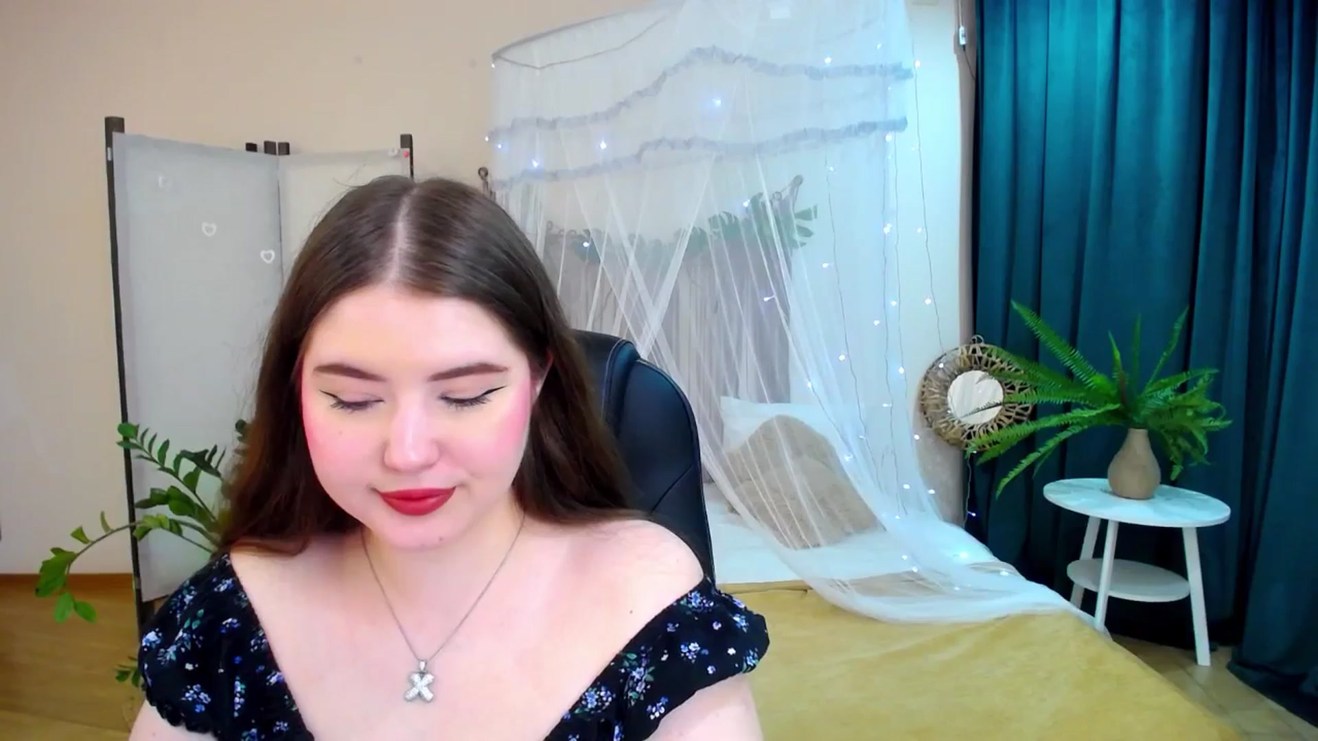 Gallery image thumbnail from AdmireMyEyes's myfreecams stream on, 05/17/2025, 19:18 image 17 of 20