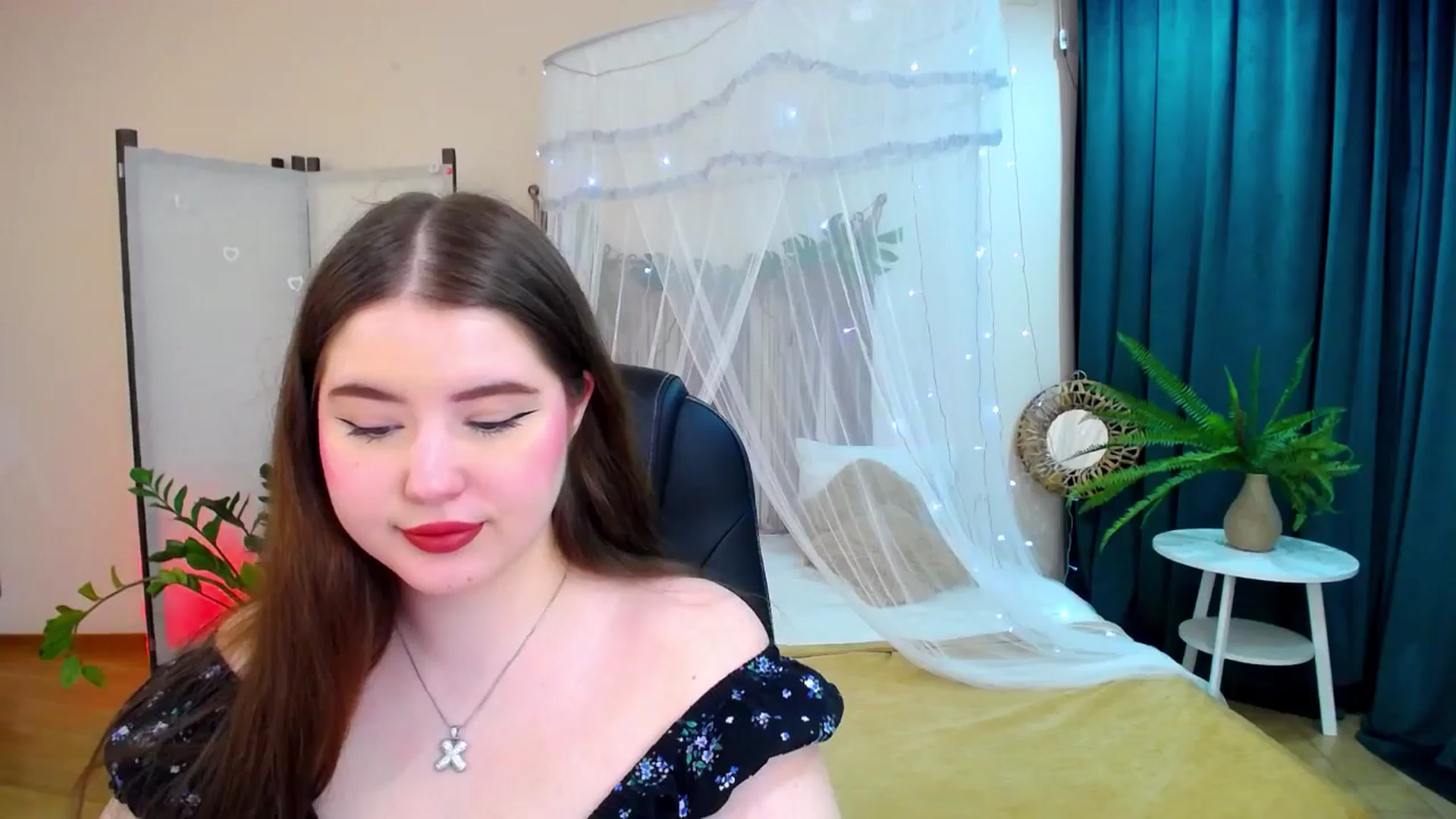 Gallery image thumbnail from AdmireMyEyes's myfreecams stream on, 05/17/2025, 19:18 image 13 of 20