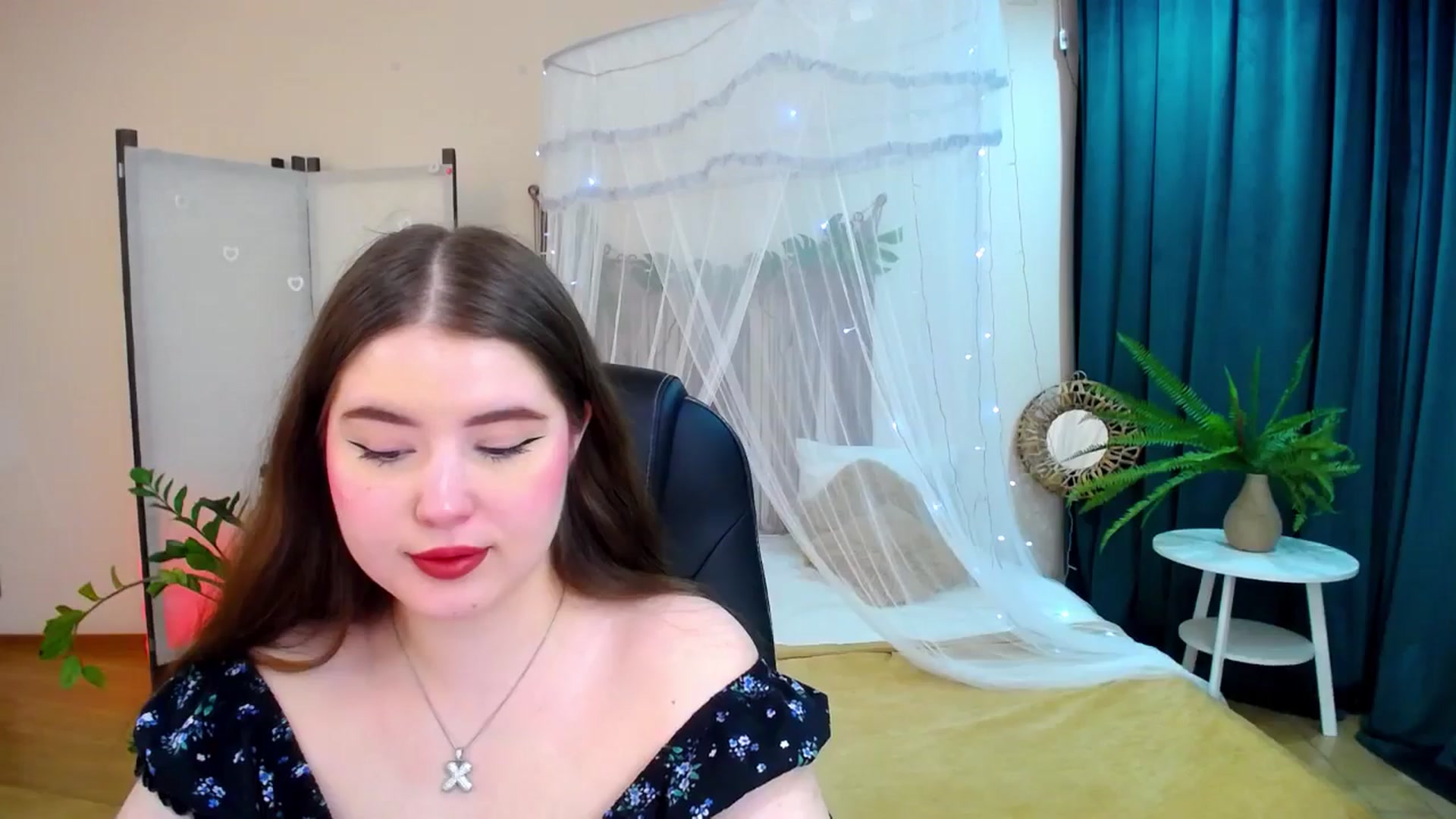 Gallery image thumbnail from AdmireMyEyes's myfreecams stream on, 05/17/2025, 19:18 image 15 of 20