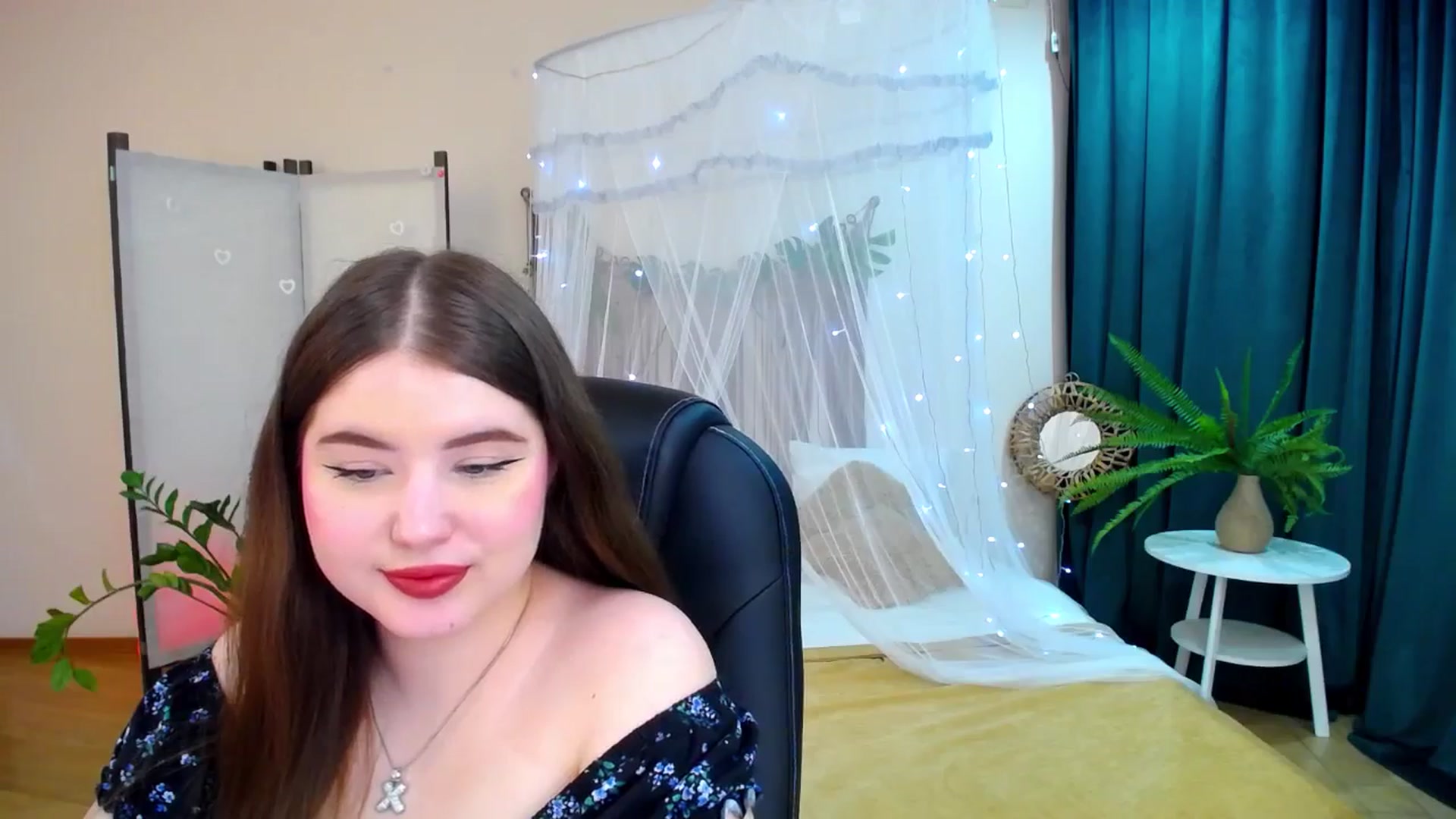 Gallery image thumbnail from AdmireMyEyes's myfreecams stream on, 05/17/2025, 20:23 image 10 of 20