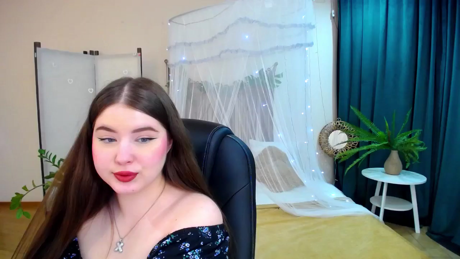 Gallery image thumbnail from AdmireMyEyes's myfreecams stream on, 05/17/2025, 20:23 image 17 of 20