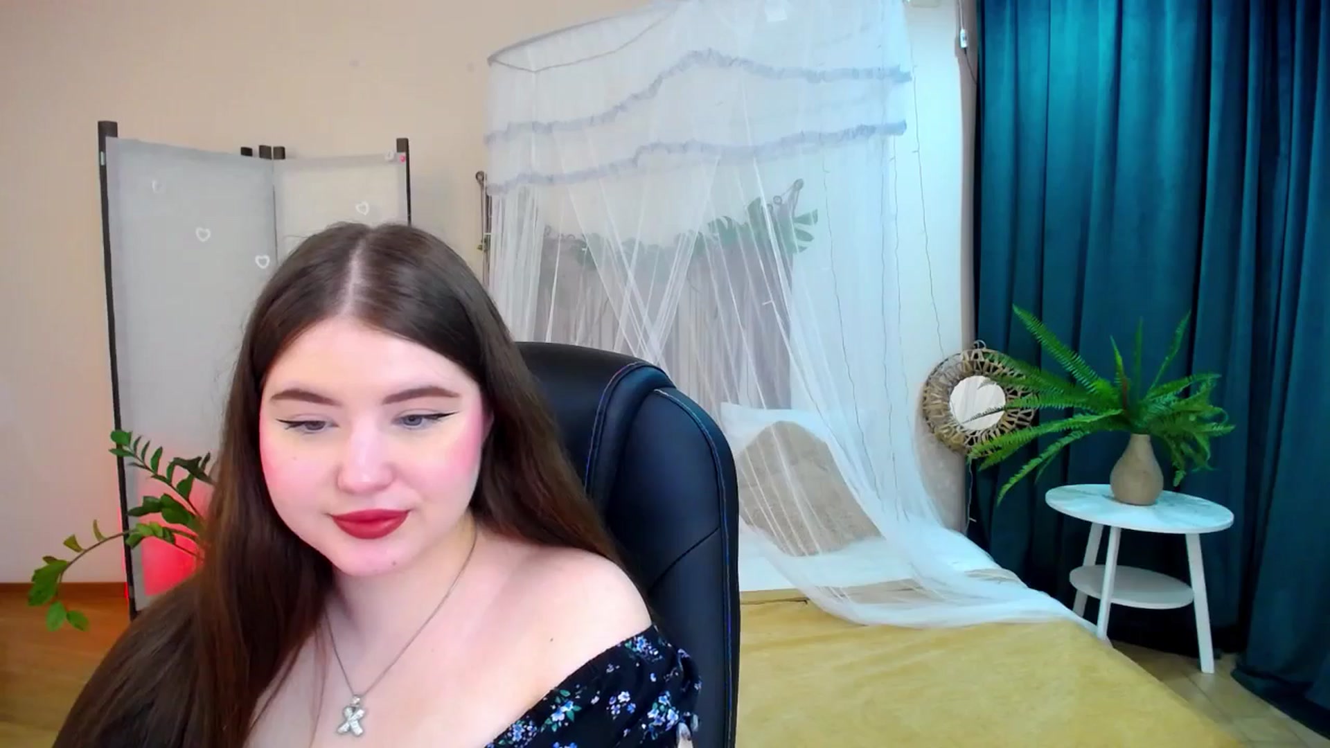 Gallery image thumbnail from AdmireMyEyes's myfreecams stream on, 05/17/2025, 20:23 image 19 of 20