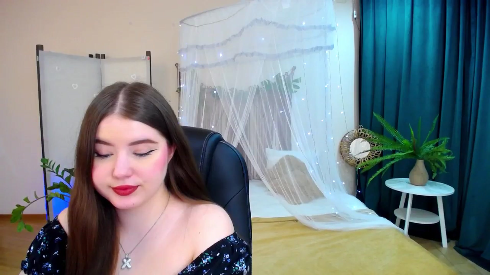 Gallery image thumbnail from AdmireMyEyes's myfreecams stream on, 05/17/2025, 20:23 image 2 of 20