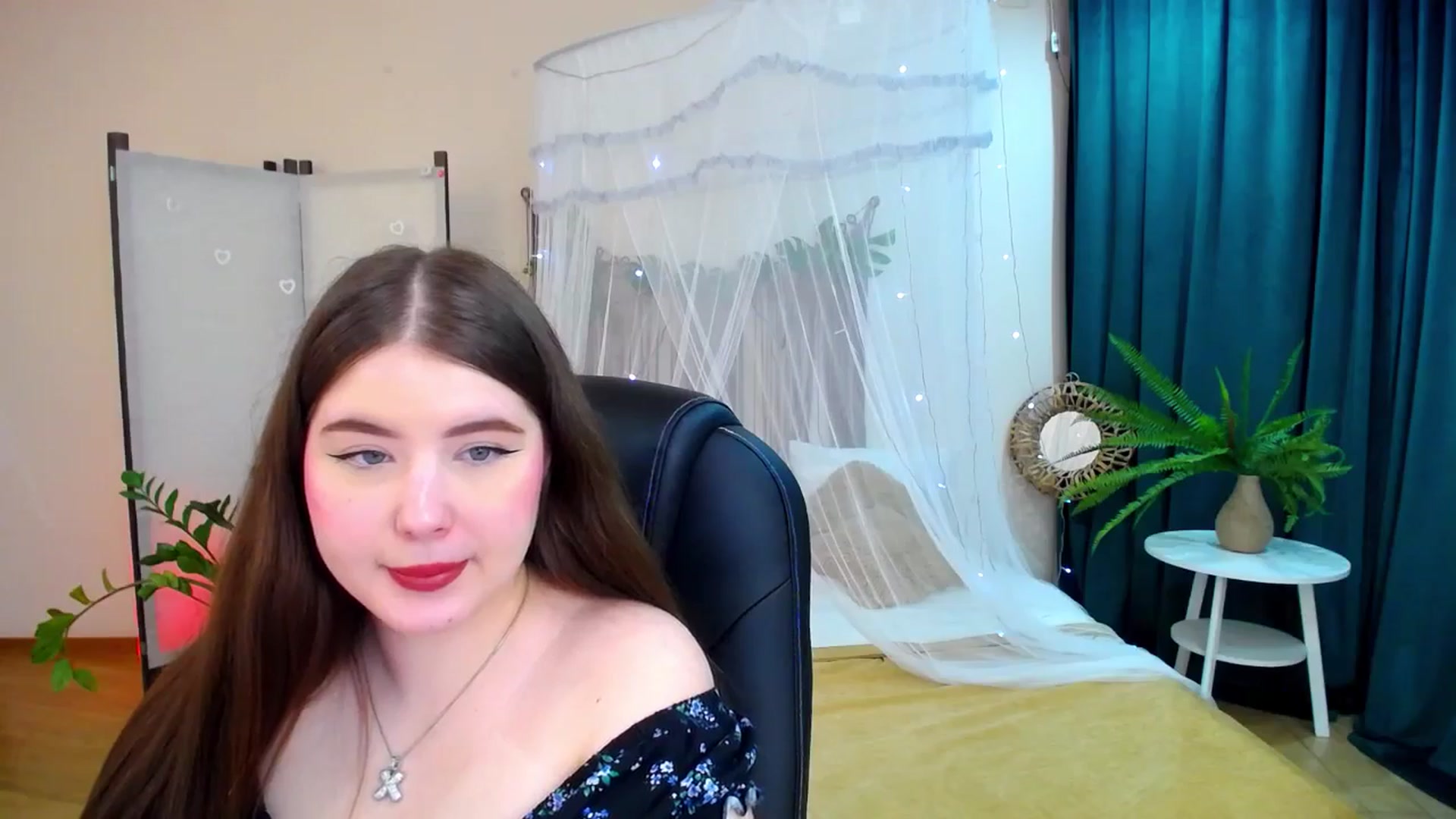 Gallery image thumbnail from AdmireMyEyes's myfreecams stream on, 05/17/2025, 20:23 image 18 of 20