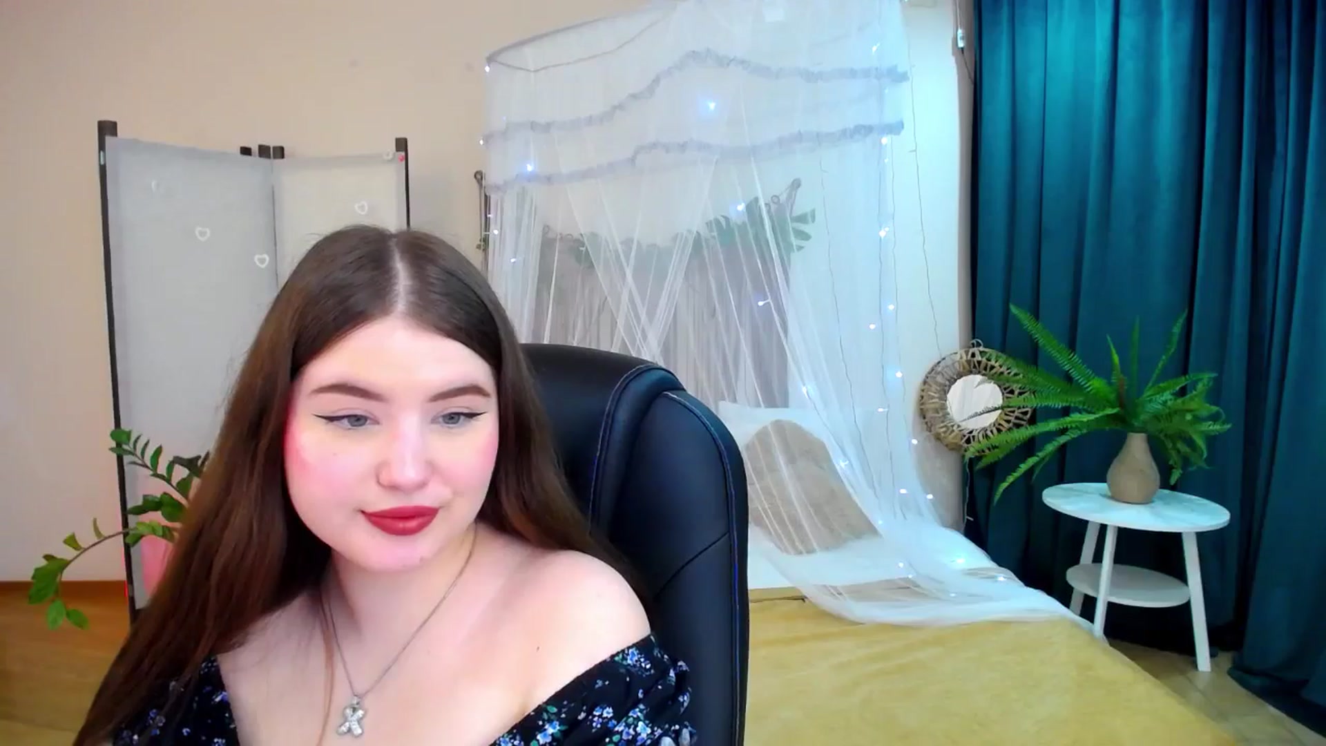 Gallery image thumbnail from AdmireMyEyes's myfreecams stream on, 05/17/2025, 20:23 image 13 of 20