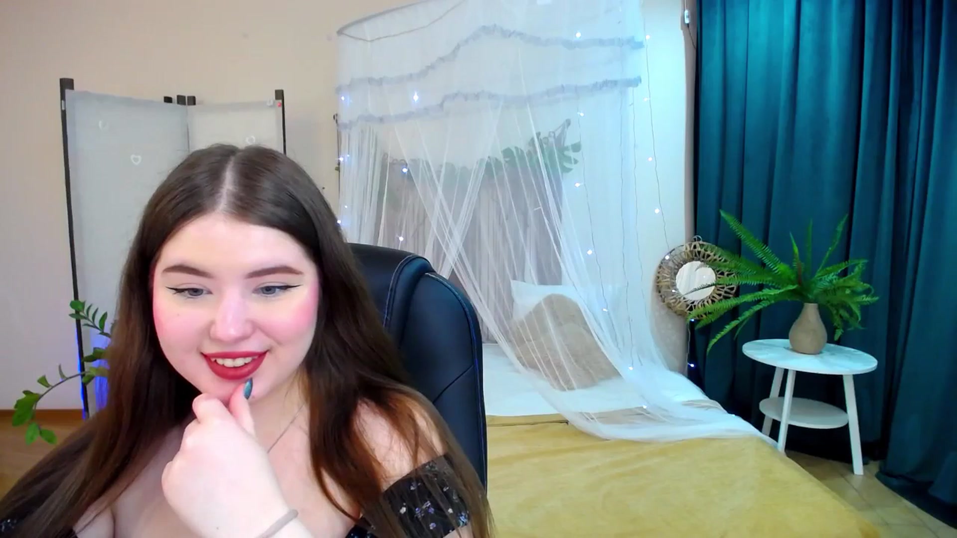Gallery image thumbnail from AdmireMyEyes's myfreecams stream on, 05/17/2025, 20:54 image 17 of 20
