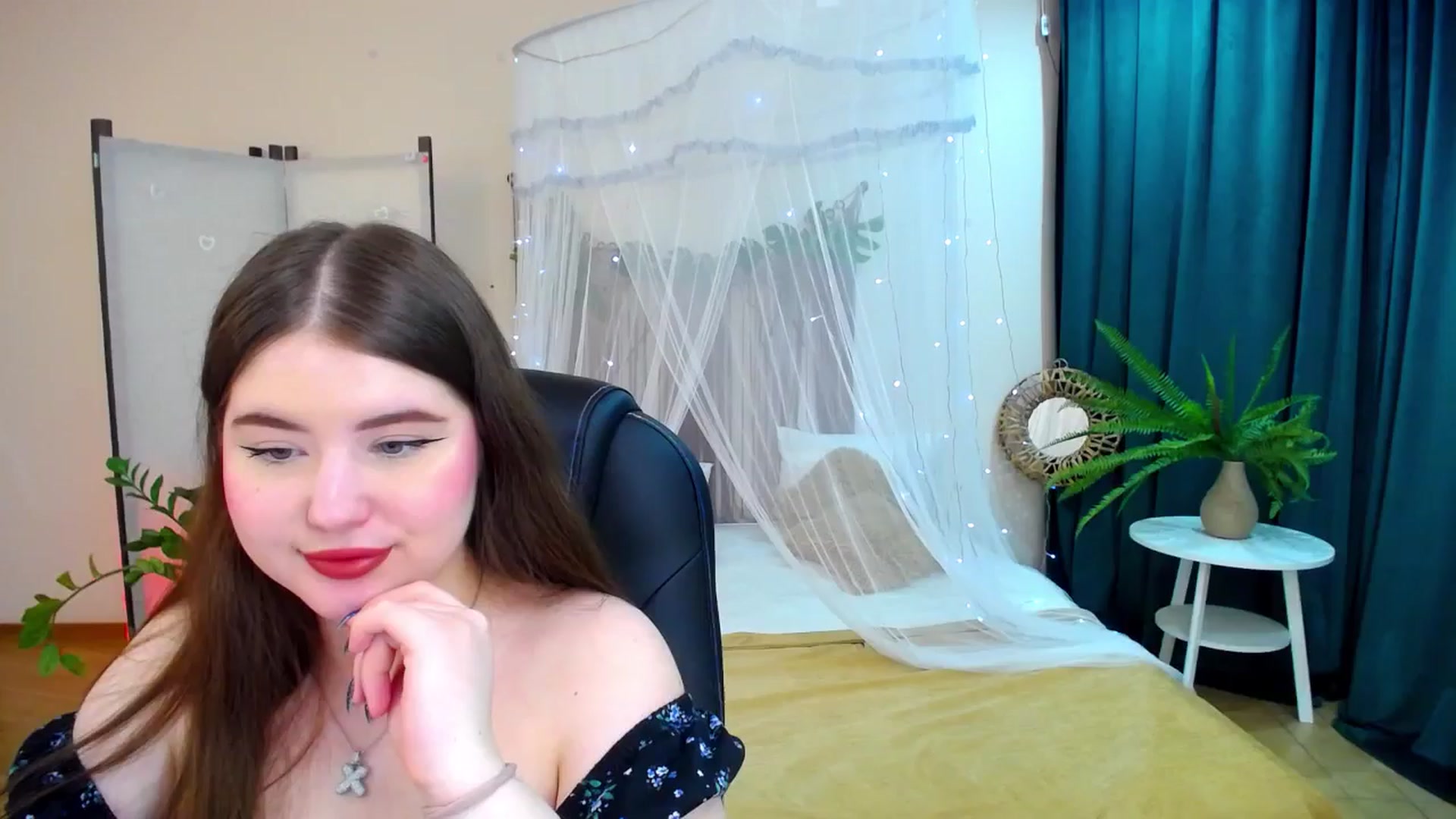 Gallery image thumbnail from AdmireMyEyes's myfreecams stream on, 05/17/2025, 20:54 image 4 of 20