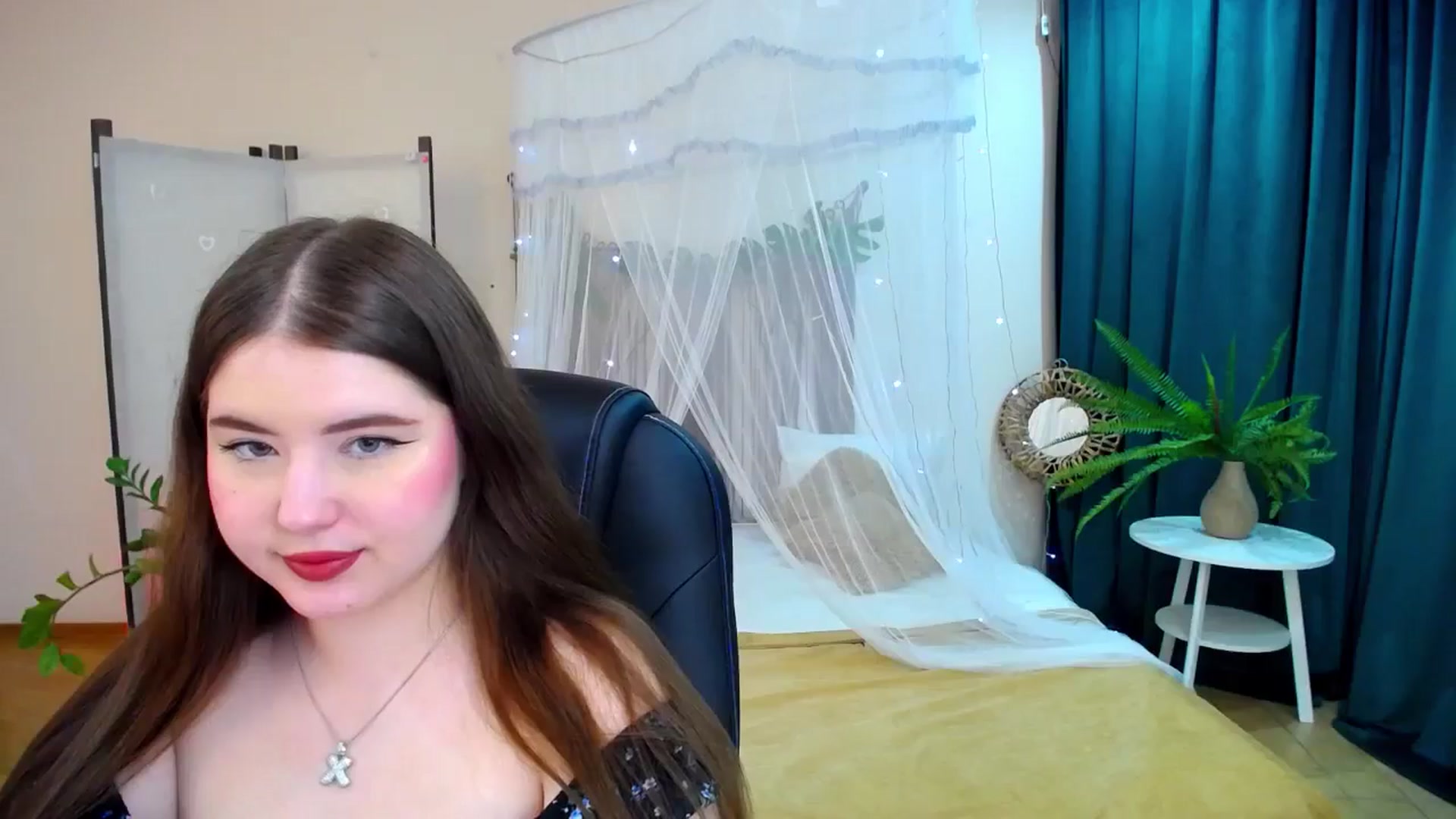 Gallery image thumbnail from AdmireMyEyes's myfreecams stream on, 05/17/2025, 20:54 image 15 of 20
