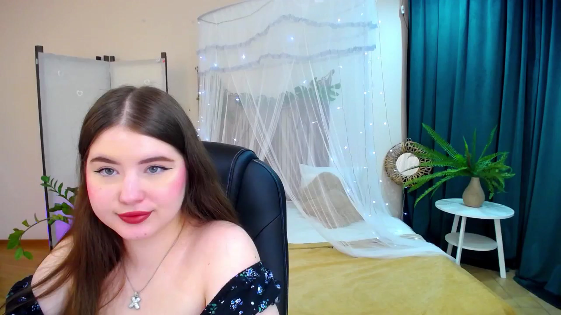 Gallery image thumbnail from AdmireMyEyes's myfreecams stream on, 05/17/2025, 20:54 image 5 of 20