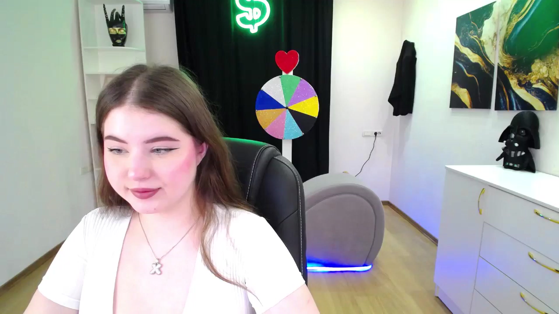 Gallery image thumbnail from AdmireMyEyes's myfreecams stream on, 05/18/2025, 19:02 image 12 of 20