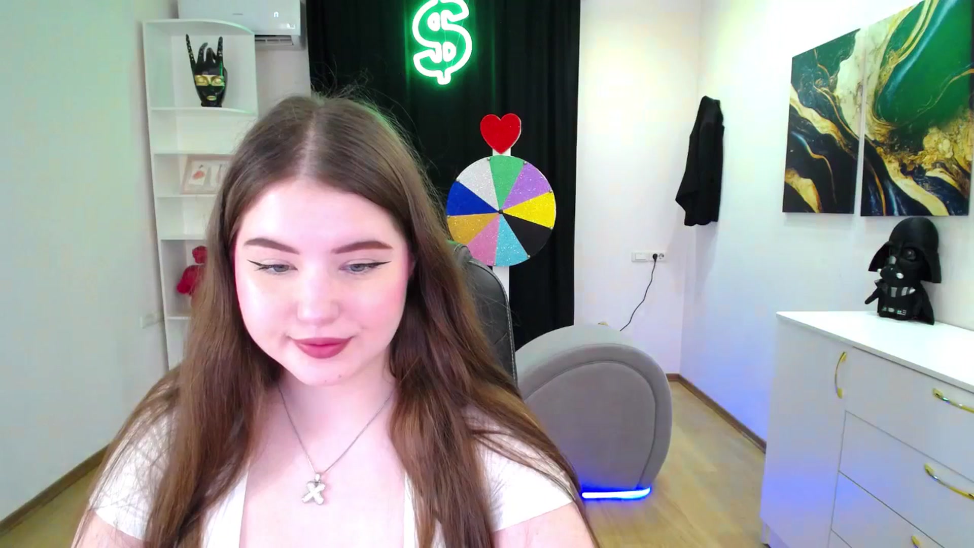 Gallery image thumbnail from AdmireMyEyes's myfreecams stream on, 05/18/2025, 19:31 image 15 of 20