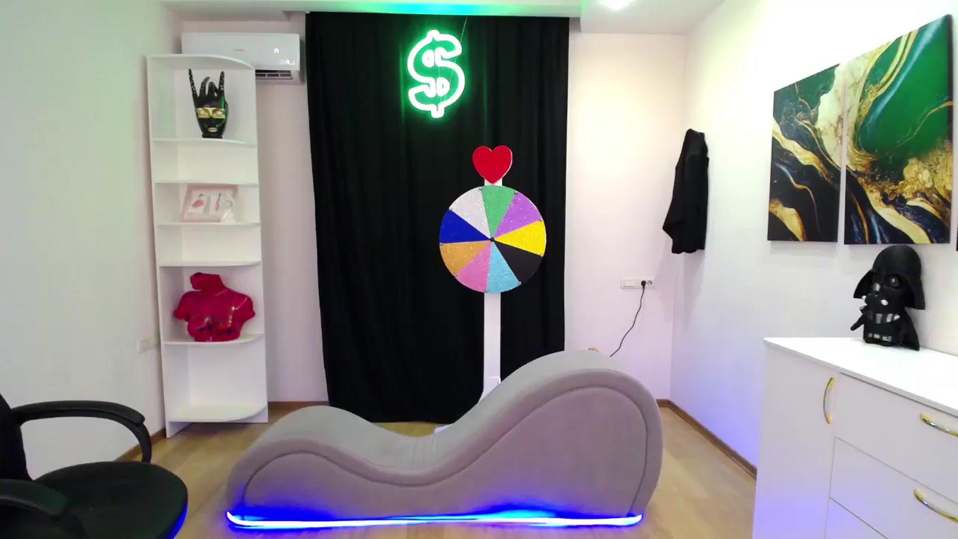 Gallery image thumbnail from AdmireMyEyes's myfreecams stream on, 05/18/2025, 19:31 image 13 of 20