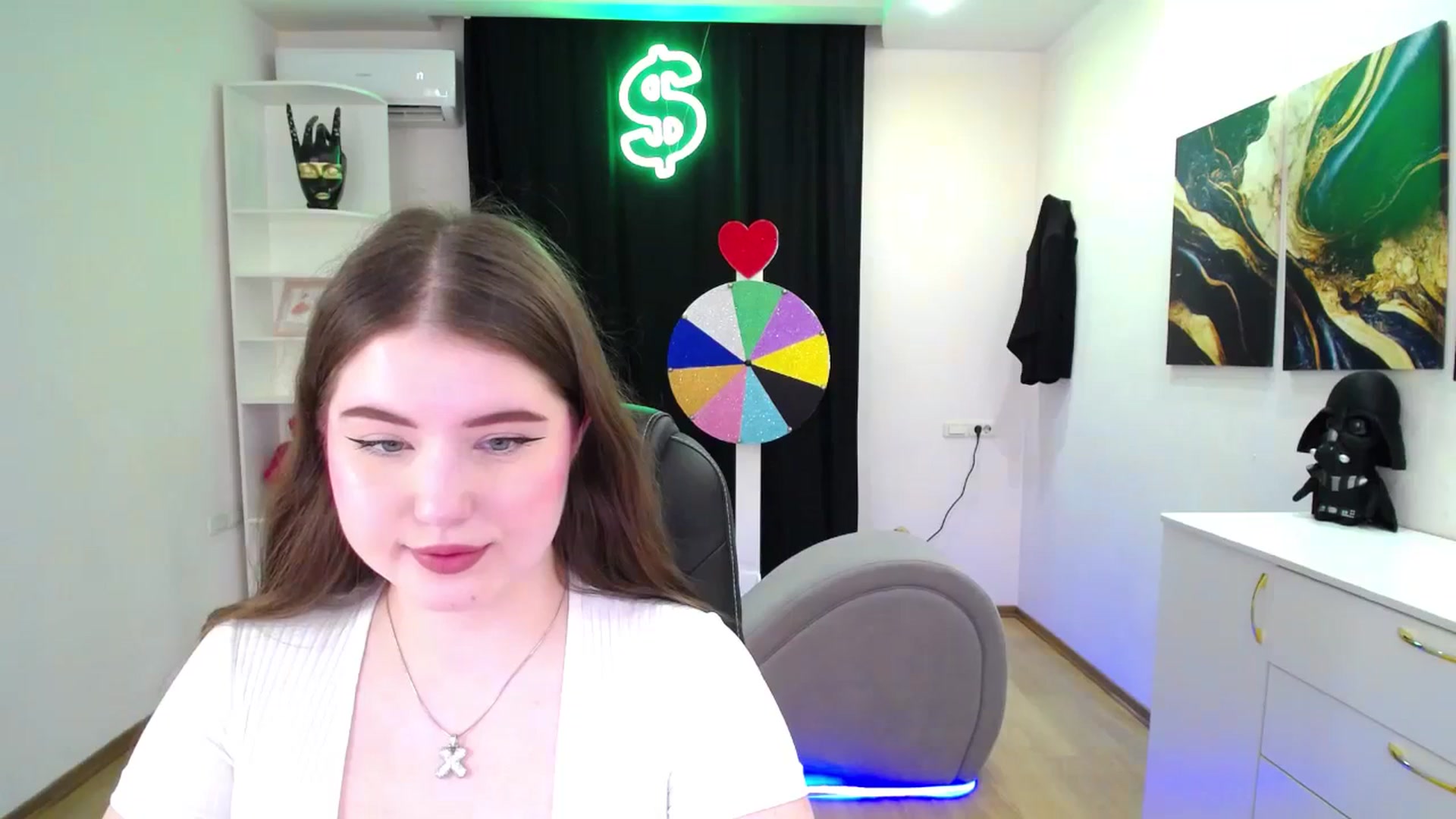 Gallery image thumbnail from AdmireMyEyes's myfreecams stream on, 05/18/2025, 19:31 image 7 of 20