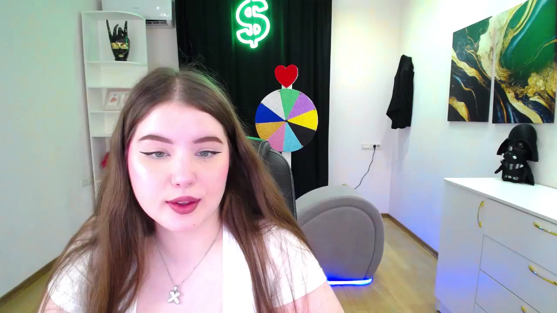 Gallery image thumbnail from AdmireMyEyes's myfreecams stream on, 05/18/2025, 19:31 image 16 of 20