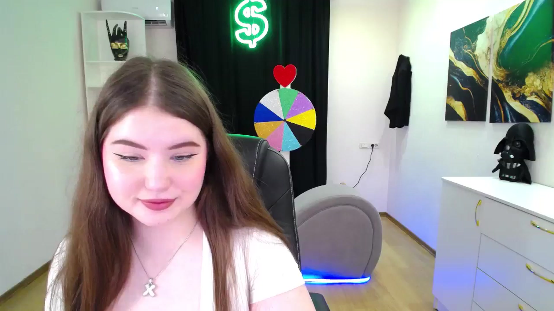Gallery image thumbnail from AdmireMyEyes's myfreecams stream on, 05/18/2025, 19:31 image 18 of 20