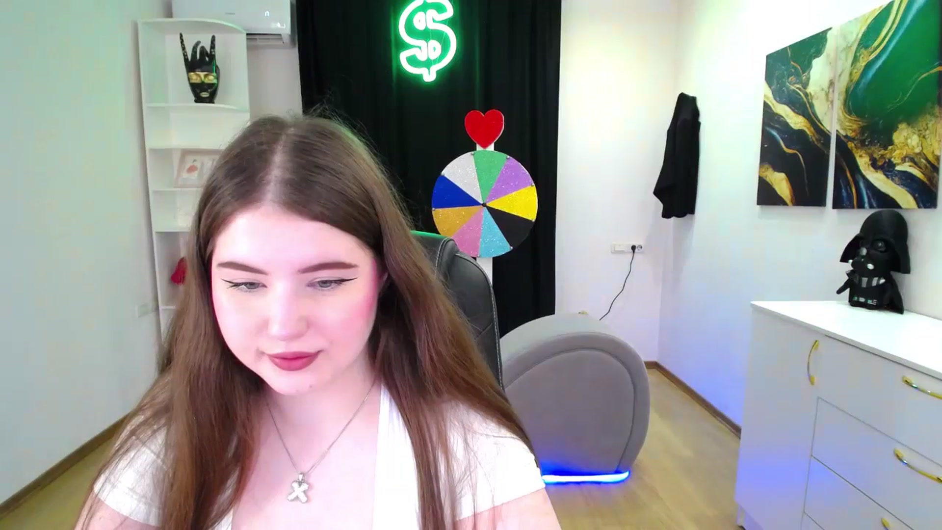 Gallery image thumbnail from AdmireMyEyes's myfreecams stream on, 05/18/2025, 19:31 image 17 of 20
