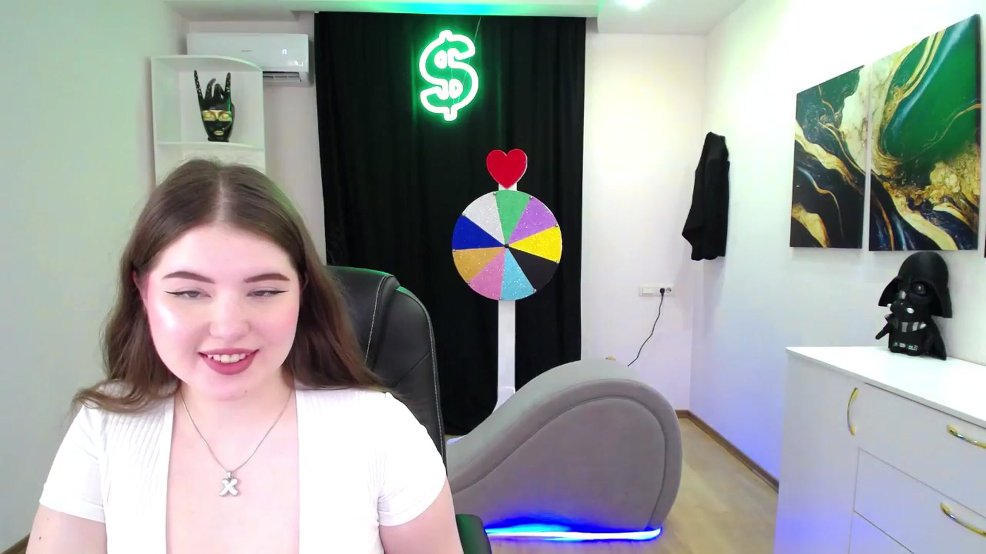 Gallery image thumbnail from AdmireMyEyes's myfreecams stream on, 05/18/2025, 19:31 image 9 of 20