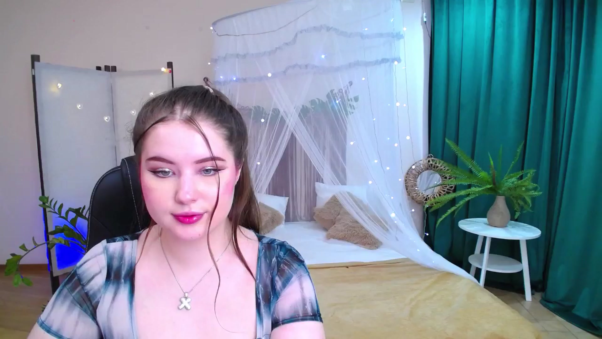 Gallery image thumbnail from AdmireMyEyes's myfreecams stream on, 05/20/2025, 08:58 image 12 of 20
