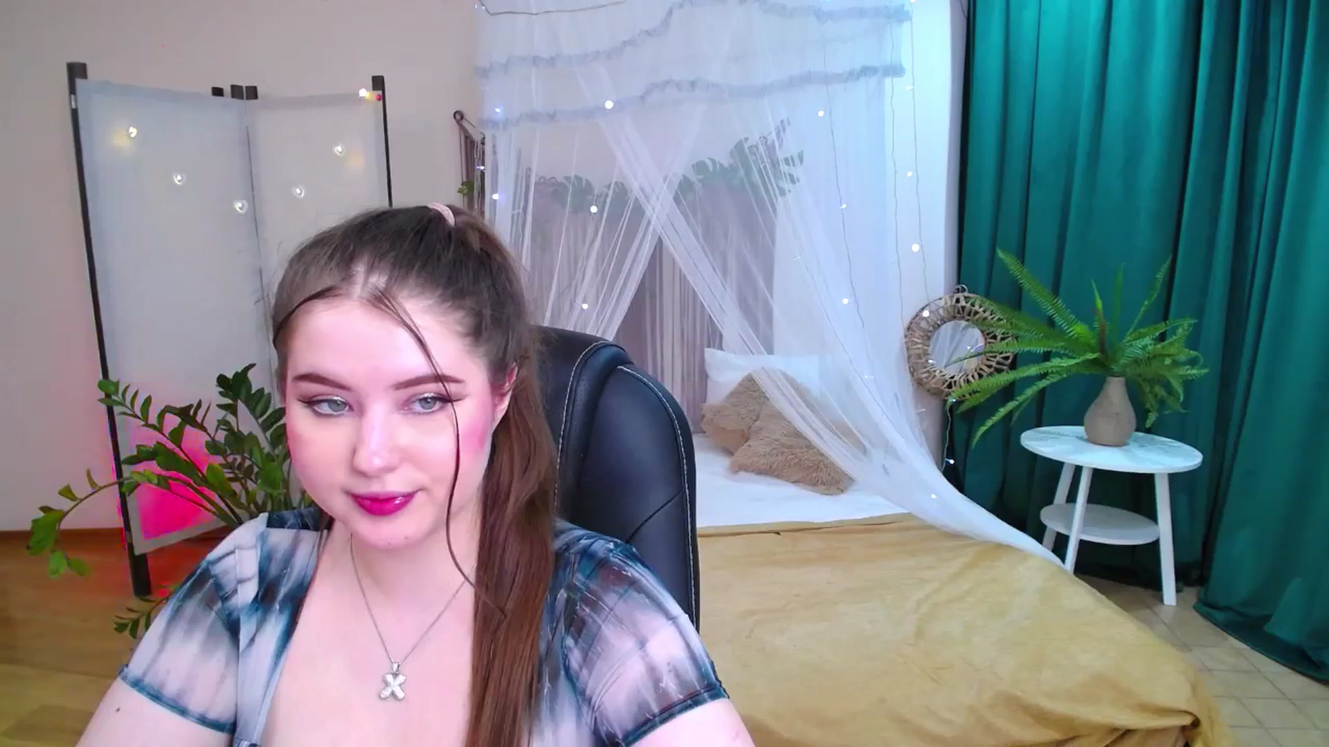 Gallery image thumbnail from AdmireMyEyes's myfreecams stream on, 05/20/2025, 08:58 image 2 of 20