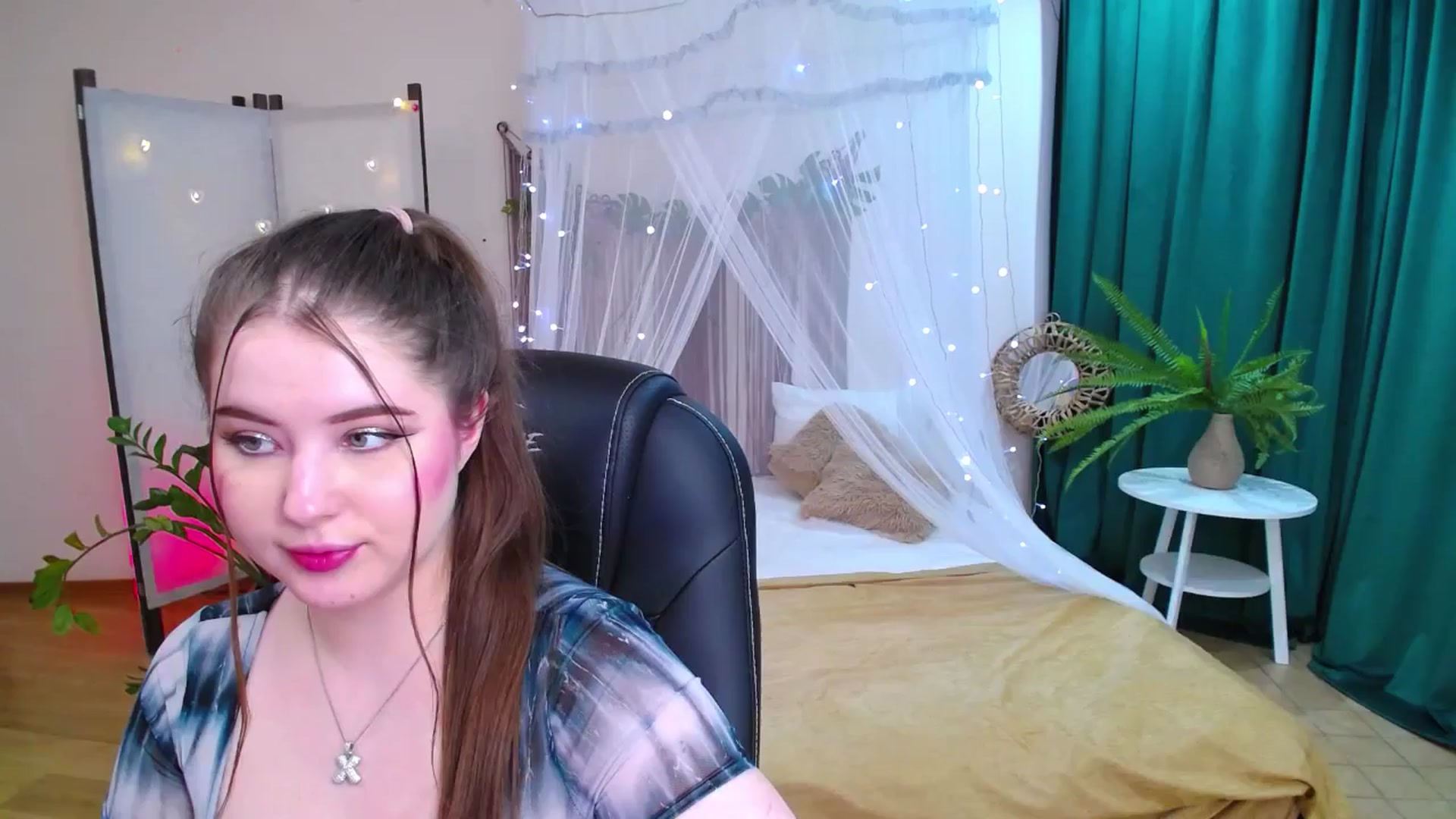 Gallery image thumbnail from AdmireMyEyes's myfreecams stream on, 05/20/2025, 08:58 image 1 of 20
