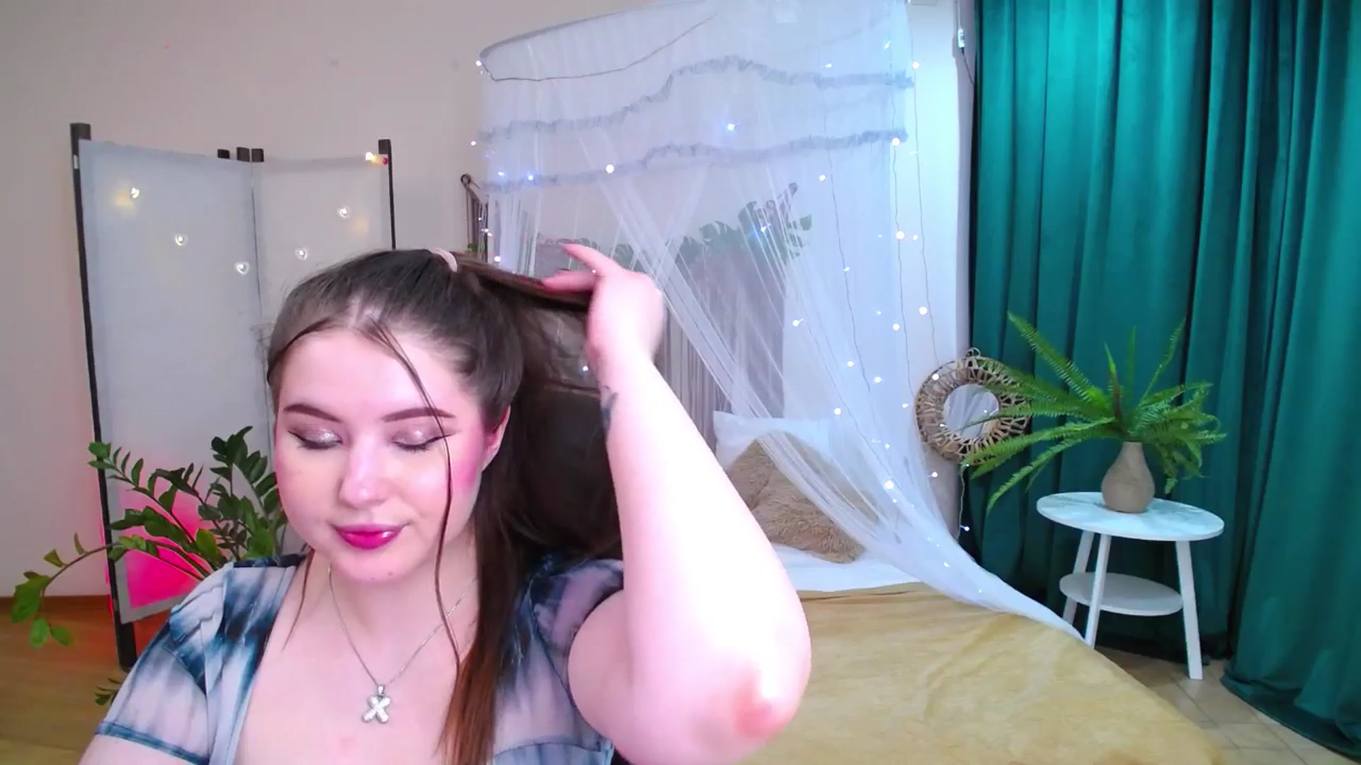 Gallery image thumbnail from AdmireMyEyes's myfreecams stream on, 05/20/2025, 08:58 image 15 of 20