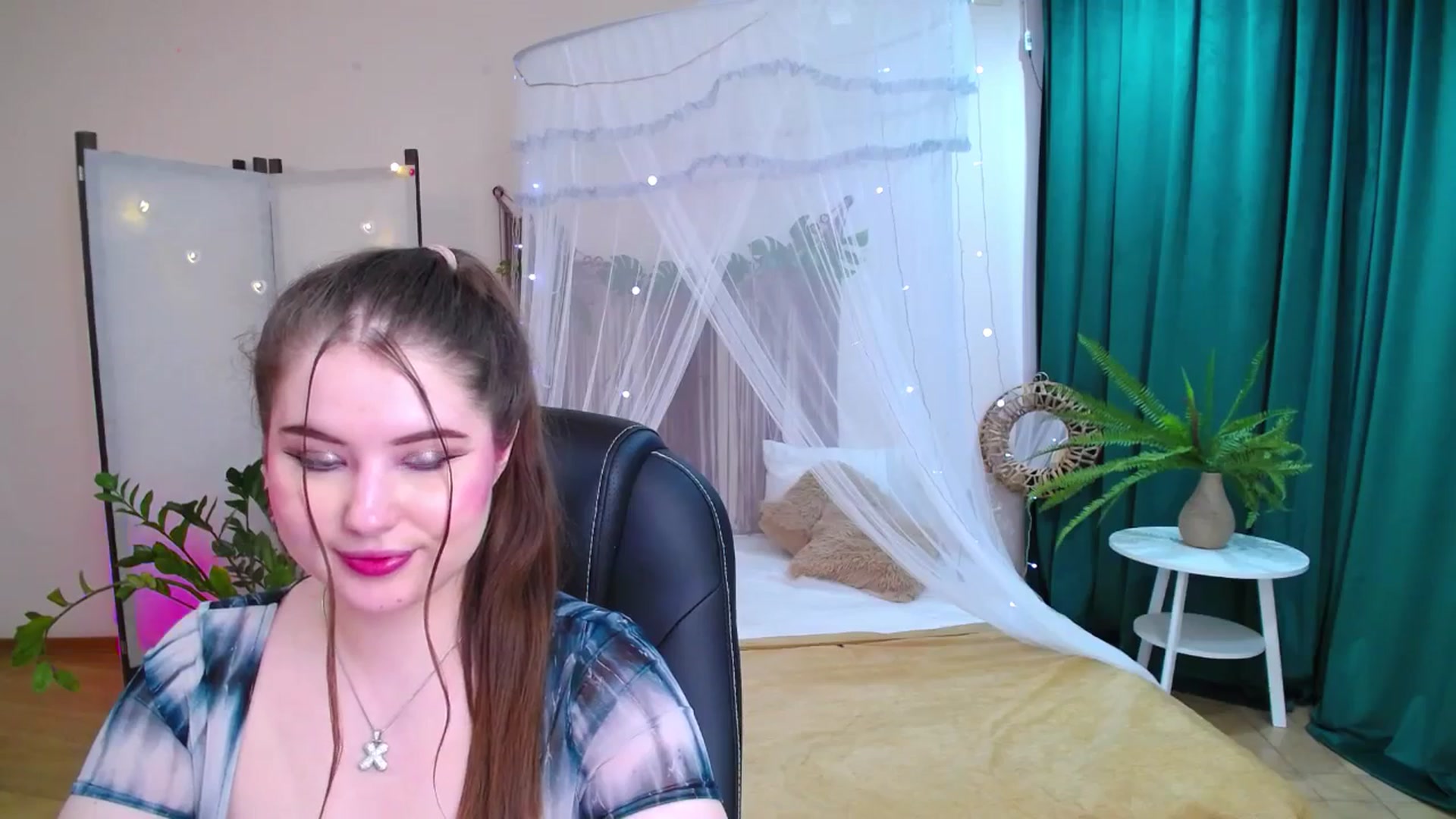 Gallery image thumbnail from AdmireMyEyes's myfreecams stream on, 05/20/2025, 08:58 image 13 of 20
