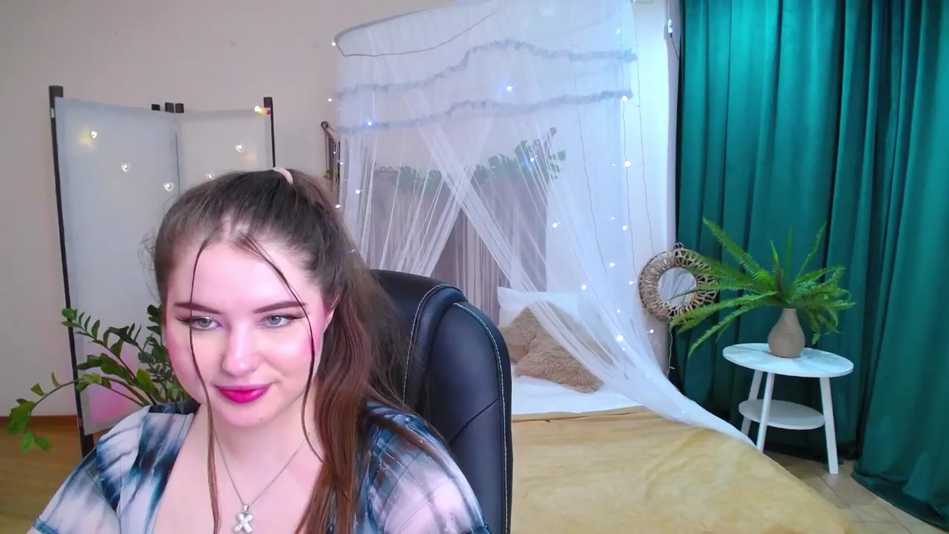 Gallery image thumbnail from AdmireMyEyes's myfreecams stream on, 05/20/2025, 08:58 image 18 of 20