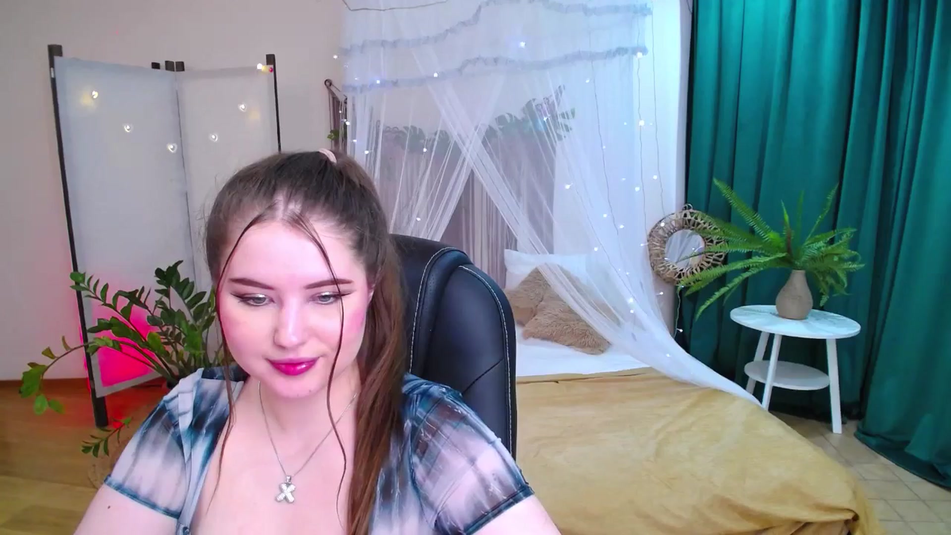 Gallery image thumbnail from AdmireMyEyes's myfreecams stream on, 05/20/2025, 08:58 image 4 of 20