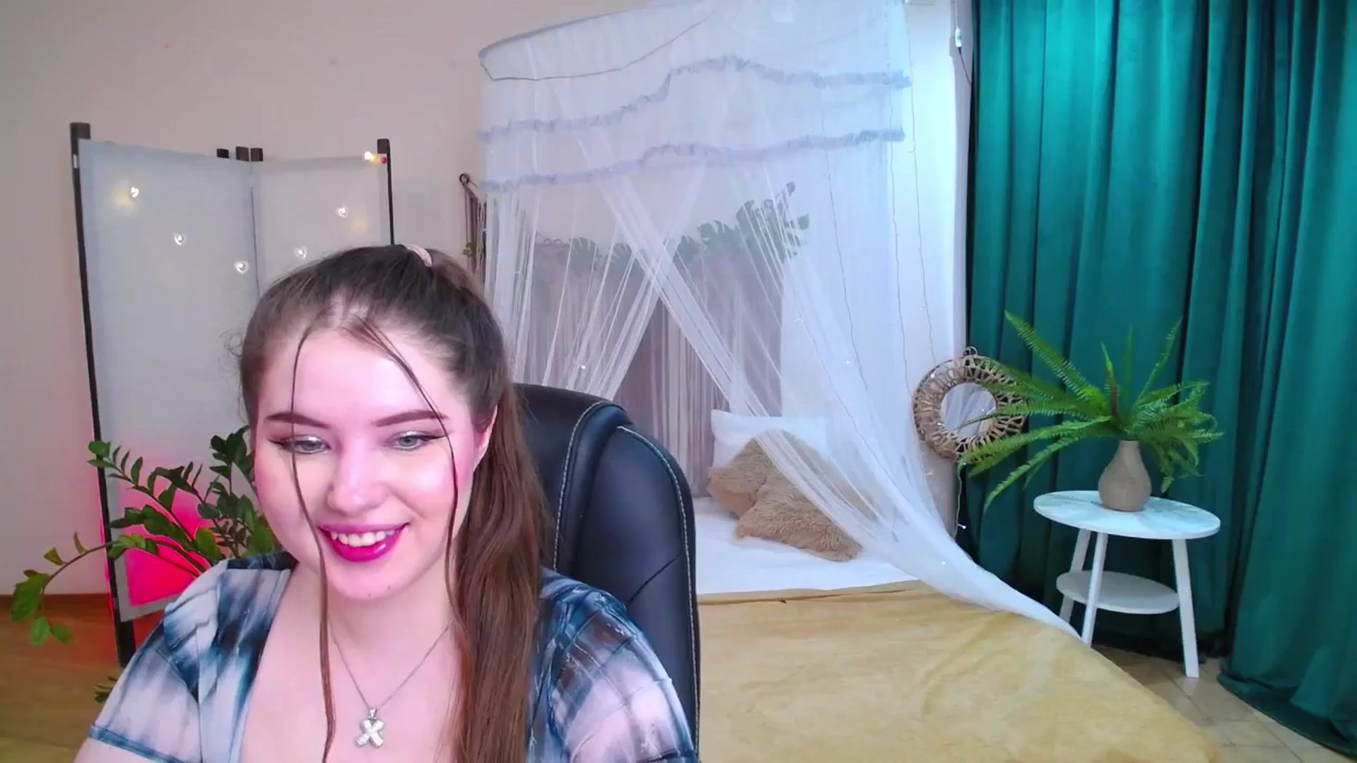 Gallery image thumbnail from AdmireMyEyes's myfreecams stream on, 05/20/2025, 08:58 image 14 of 20