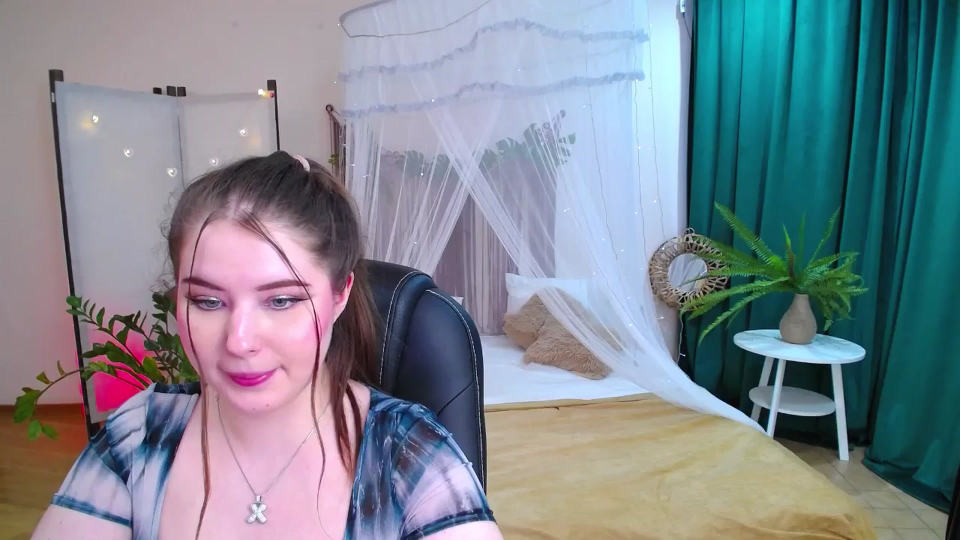 Gallery image thumbnail from AdmireMyEyes's myfreecams stream on, 05/20/2025, 09:48 image 20 of 20