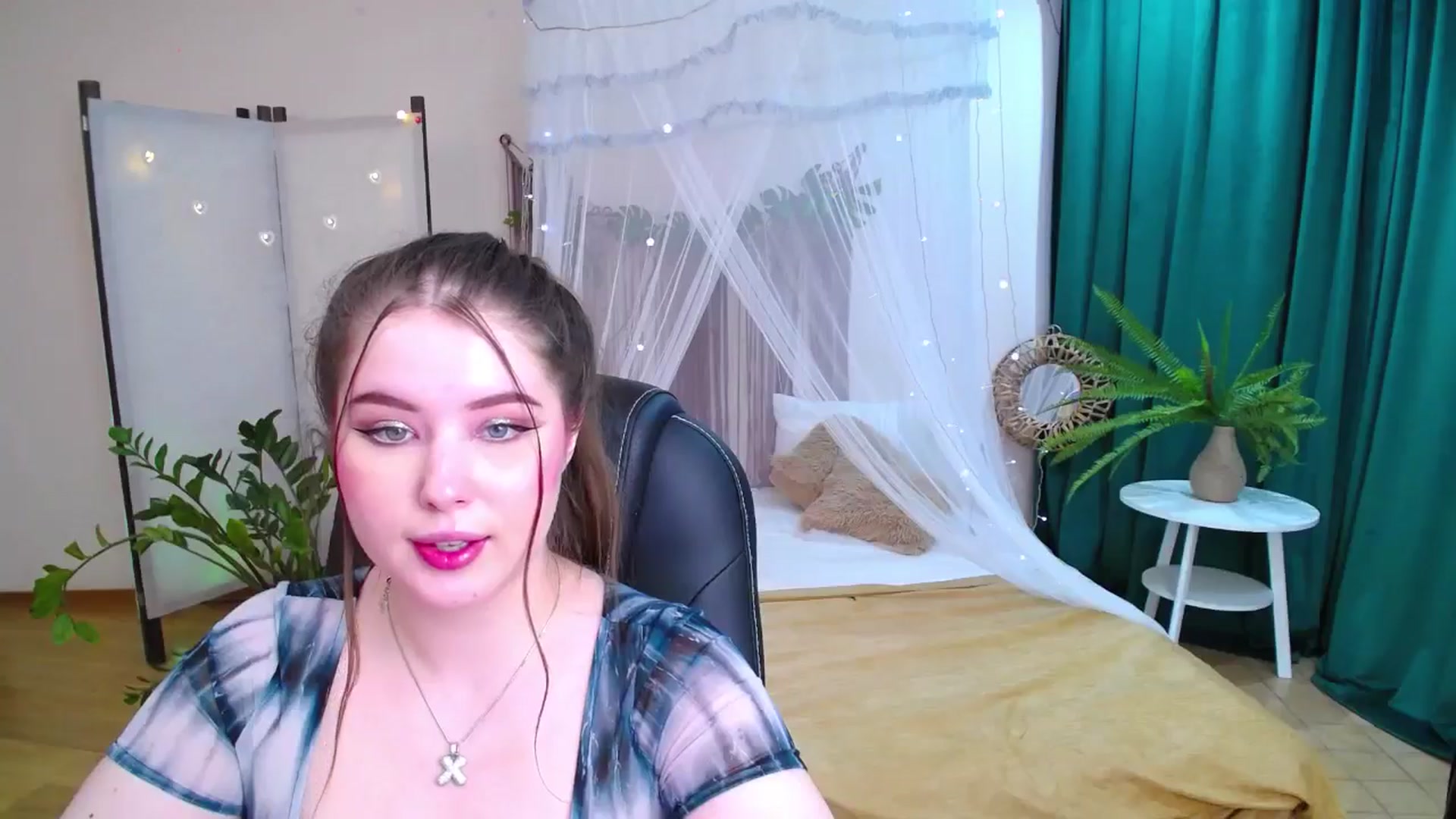 Gallery image thumbnail from AdmireMyEyes's myfreecams stream on, 05/20/2025, 09:48 image 3 of 20