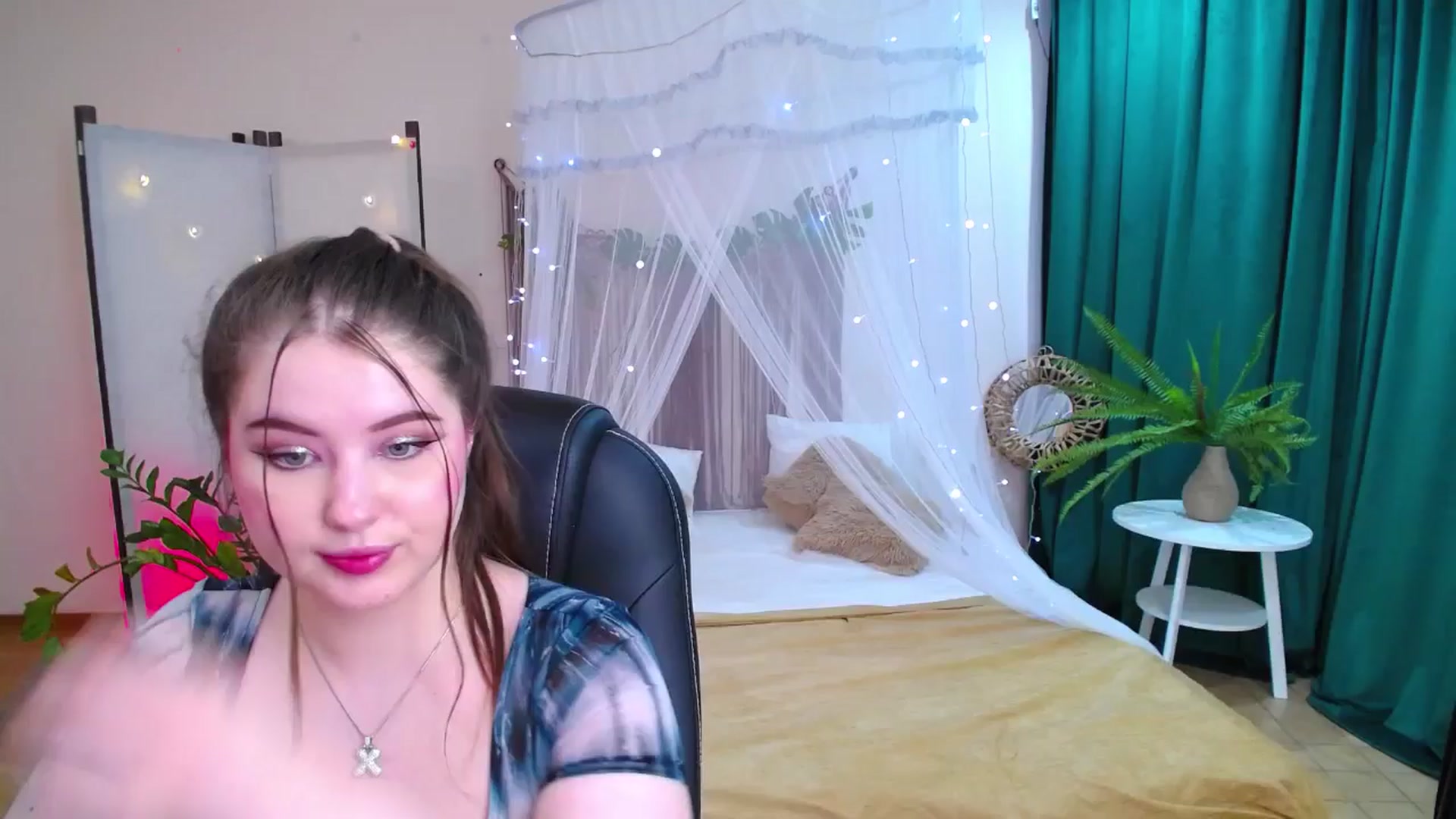Gallery image thumbnail from AdmireMyEyes's myfreecams stream on, 05/20/2025, 09:48 image 18 of 20