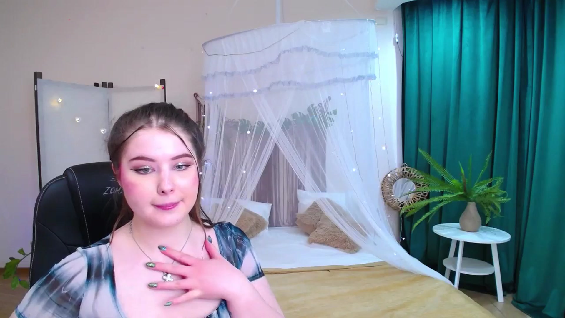 Gallery image thumbnail from AdmireMyEyes's myfreecams stream on, 05/20/2025, 09:48 image 12 of 20