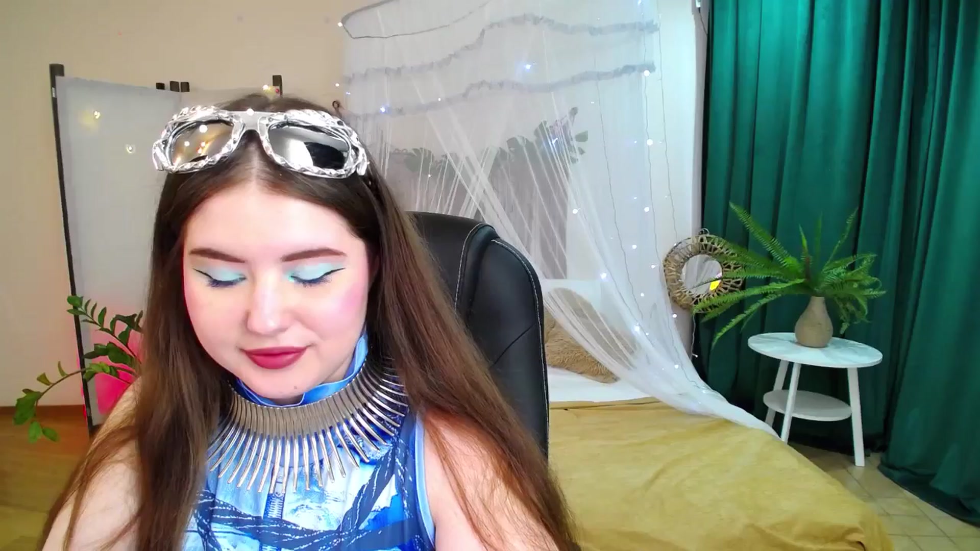 Gallery image thumbnail from AdmireMyEyes's myfreecams stream on, 05/21/2025, 07:48 image 14 of 20