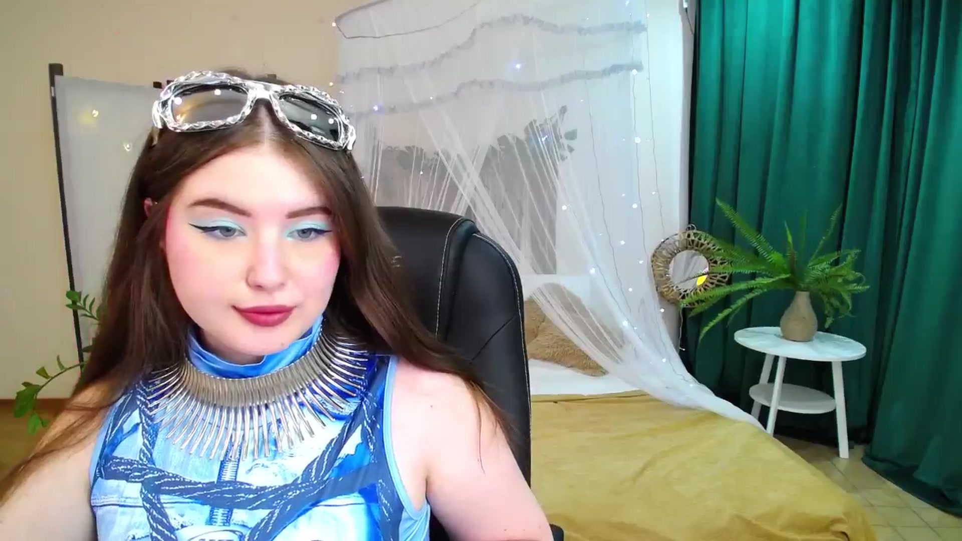 Gallery image thumbnail from AdmireMyEyes's myfreecams stream on, 05/21/2025, 07:48 image 16 of 20
