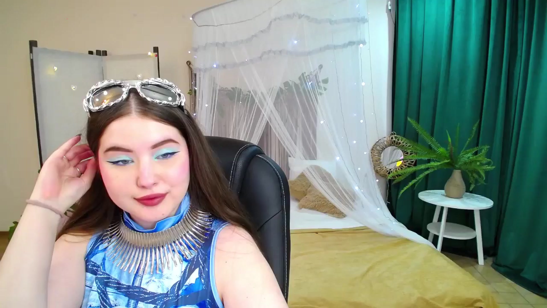 Gallery image thumbnail from AdmireMyEyes's myfreecams stream on, 05/21/2025, 07:48 image 1 of 20