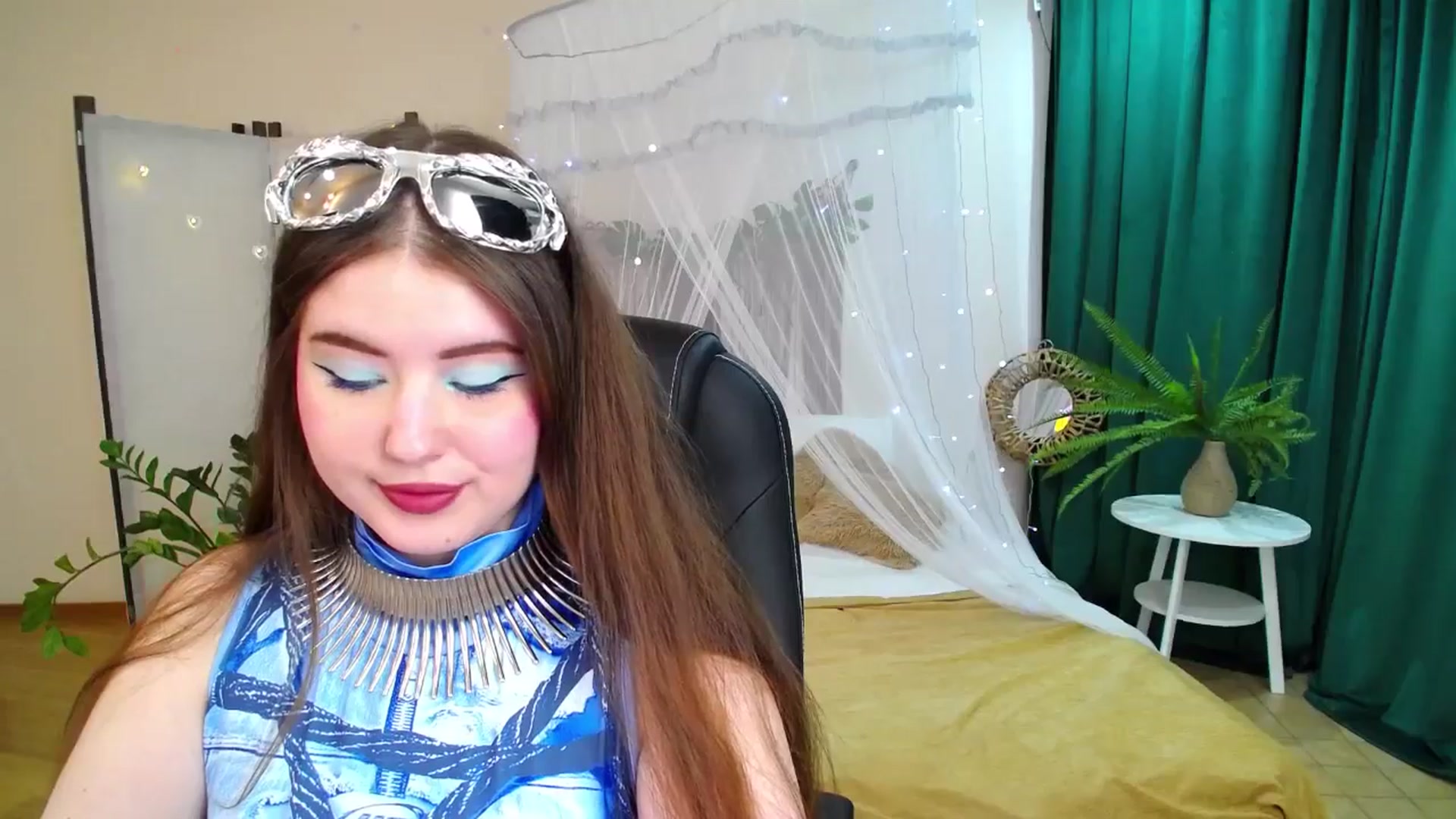 Gallery image thumbnail from AdmireMyEyes's myfreecams stream on, 05/21/2025, 07:48 image 18 of 20