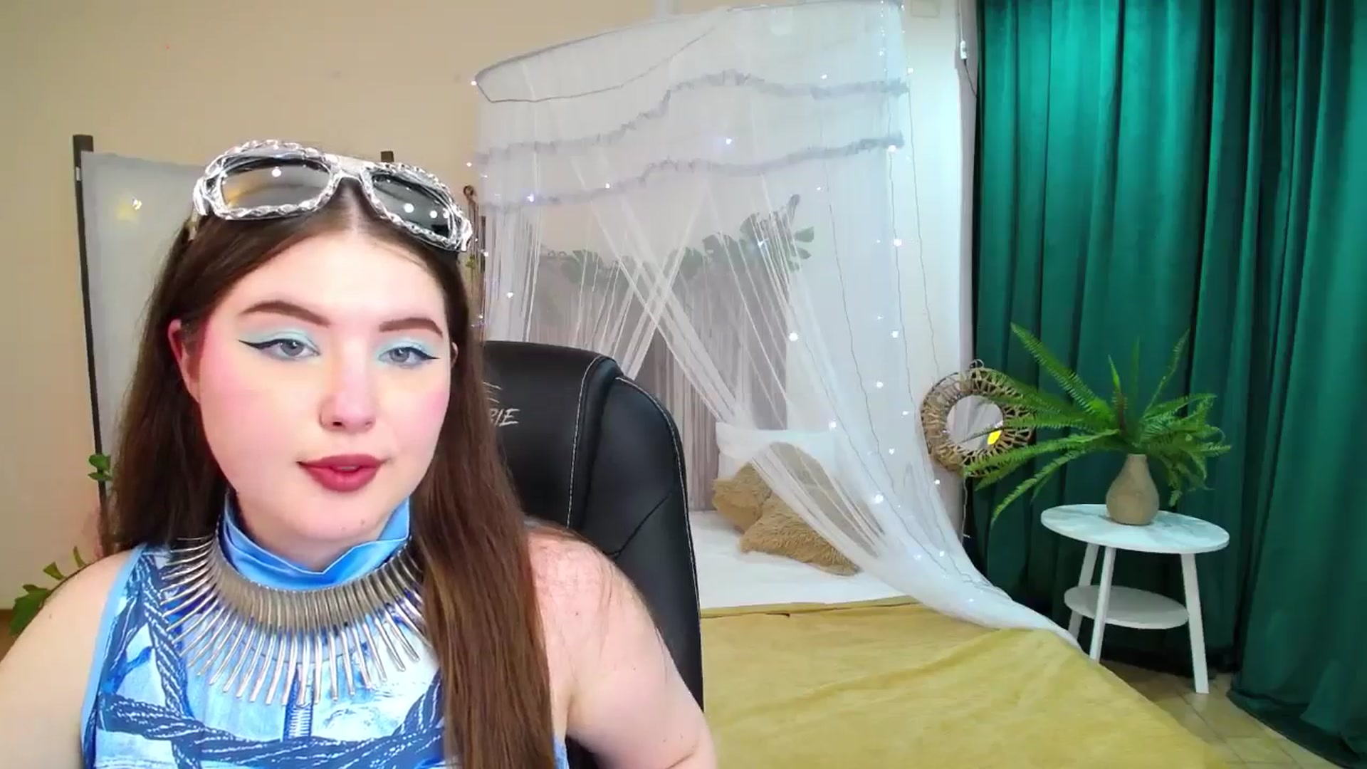 Gallery image thumbnail from AdmireMyEyes's myfreecams stream on, 05/21/2025, 09:41 image 13 of 20