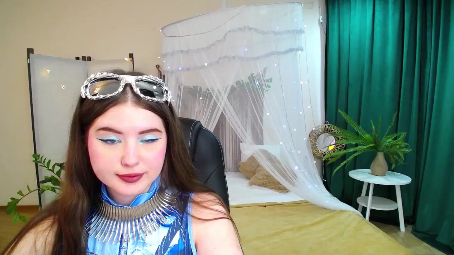 Gallery image thumbnail from AdmireMyEyes's myfreecams stream on, 05/21/2025, 09:41 image 4 of 20