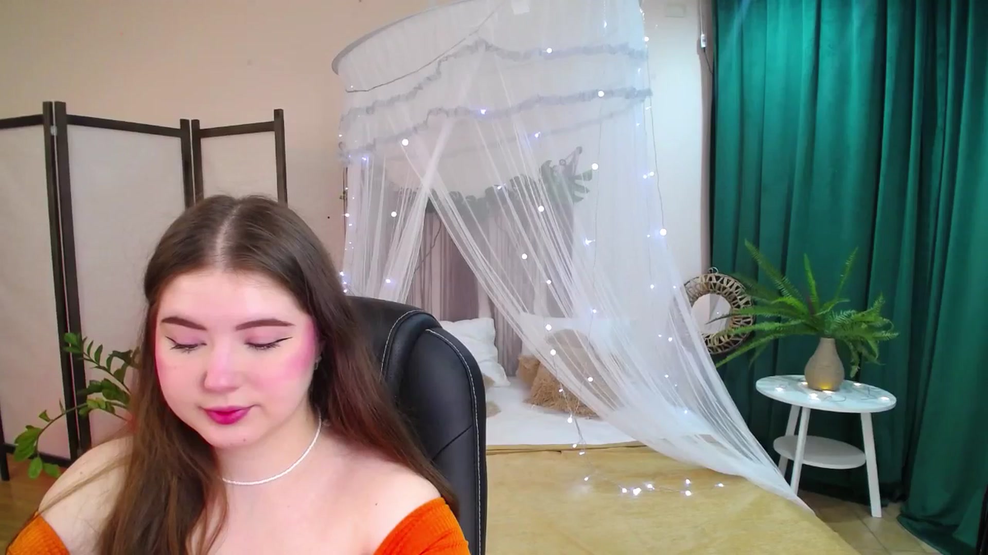 Gallery image thumbnail from AdmireMyEyes's myfreecams stream on, 05/24/2025, 18:27 image 2 of 20