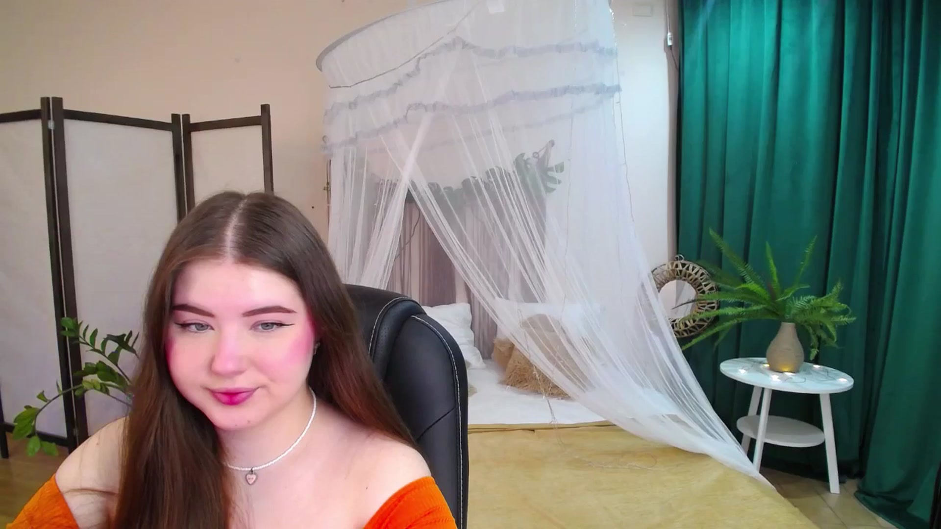 Gallery image thumbnail from AdmireMyEyes's myfreecams stream on, 05/24/2025, 18:27 image 19 of 20