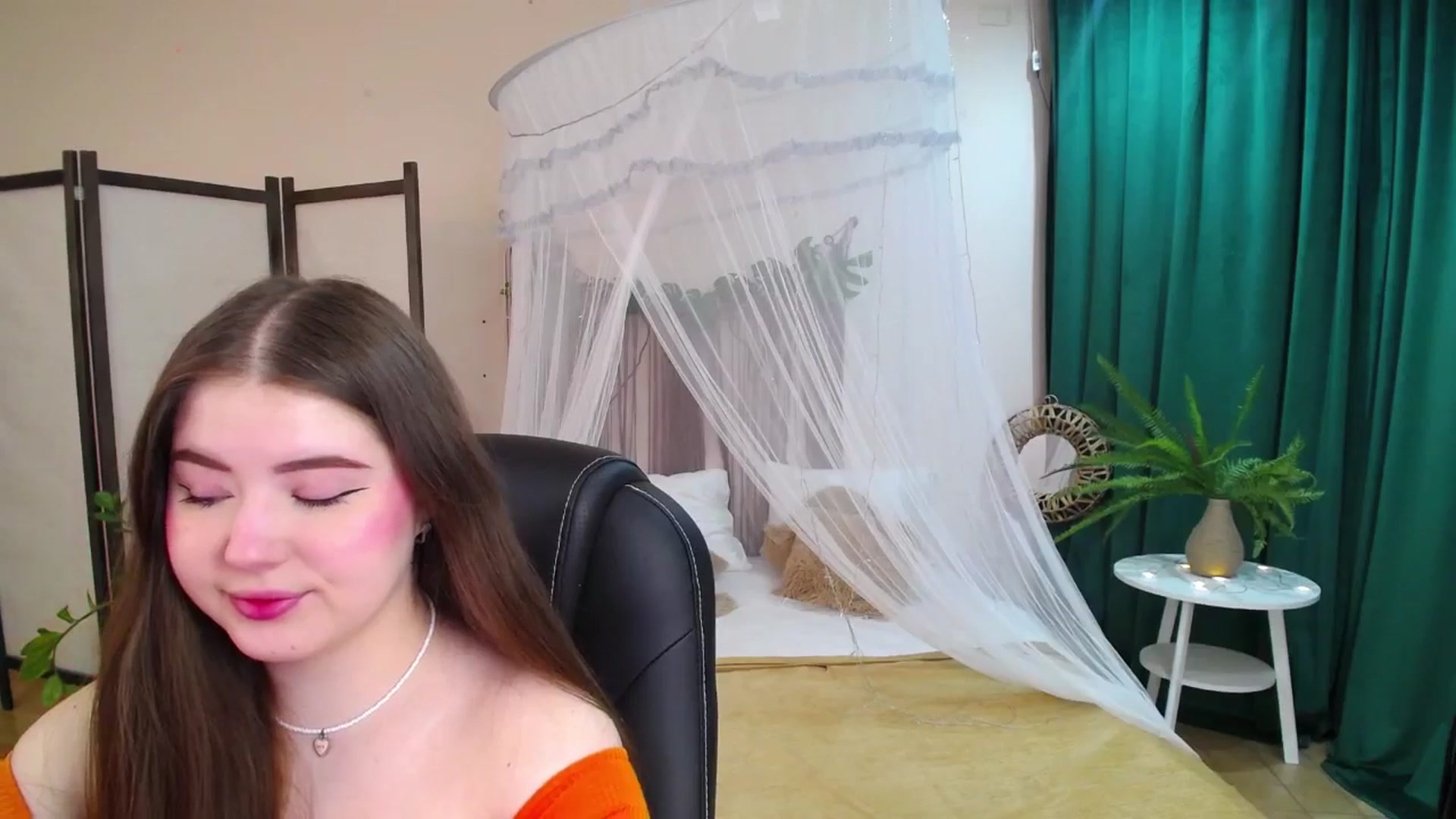 Gallery image thumbnail from AdmireMyEyes's myfreecams stream on, 05/24/2025, 18:27 image 16 of 20