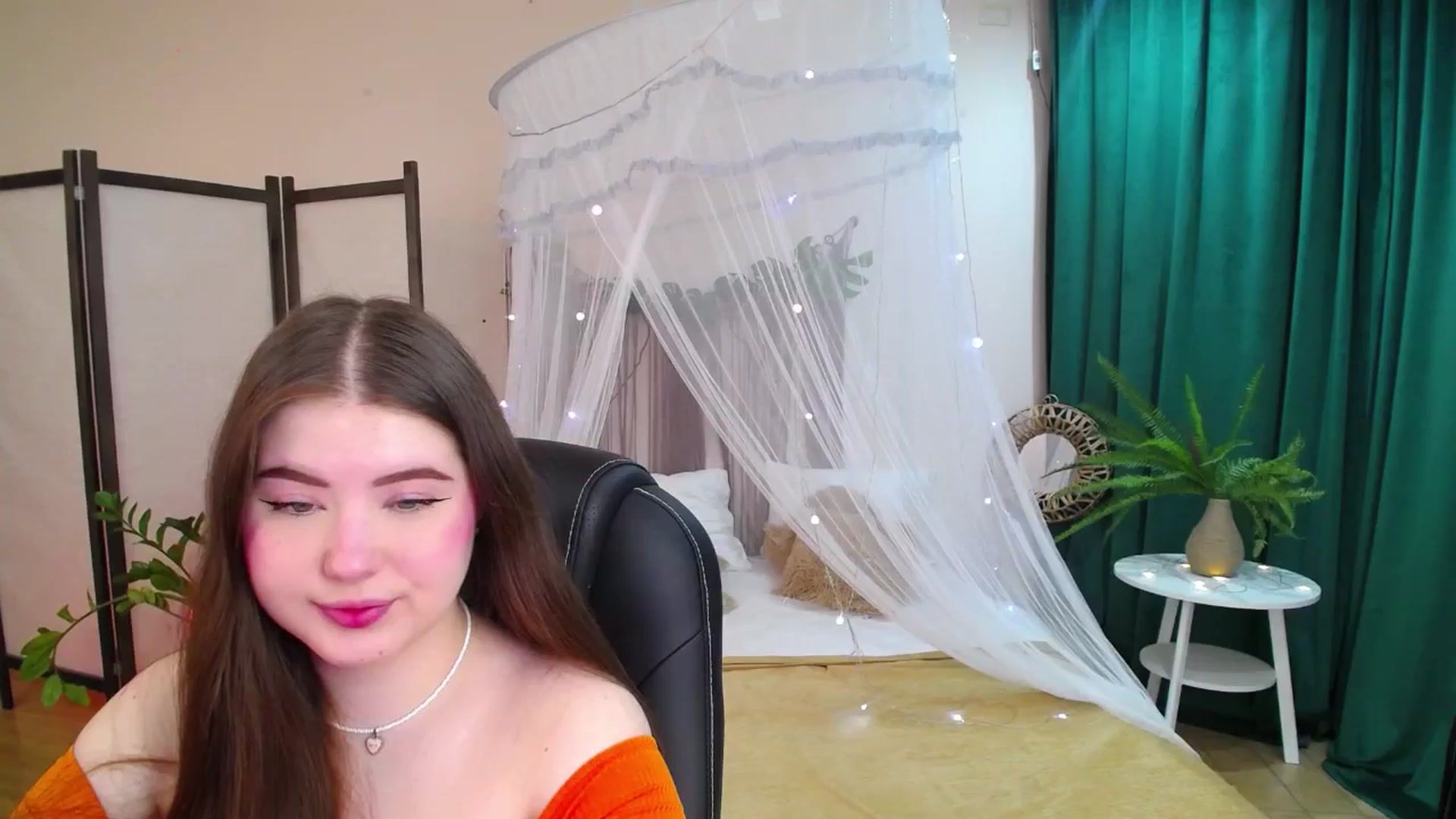 Gallery image thumbnail from AdmireMyEyes's myfreecams stream on, 05/24/2025, 18:27 image 18 of 20