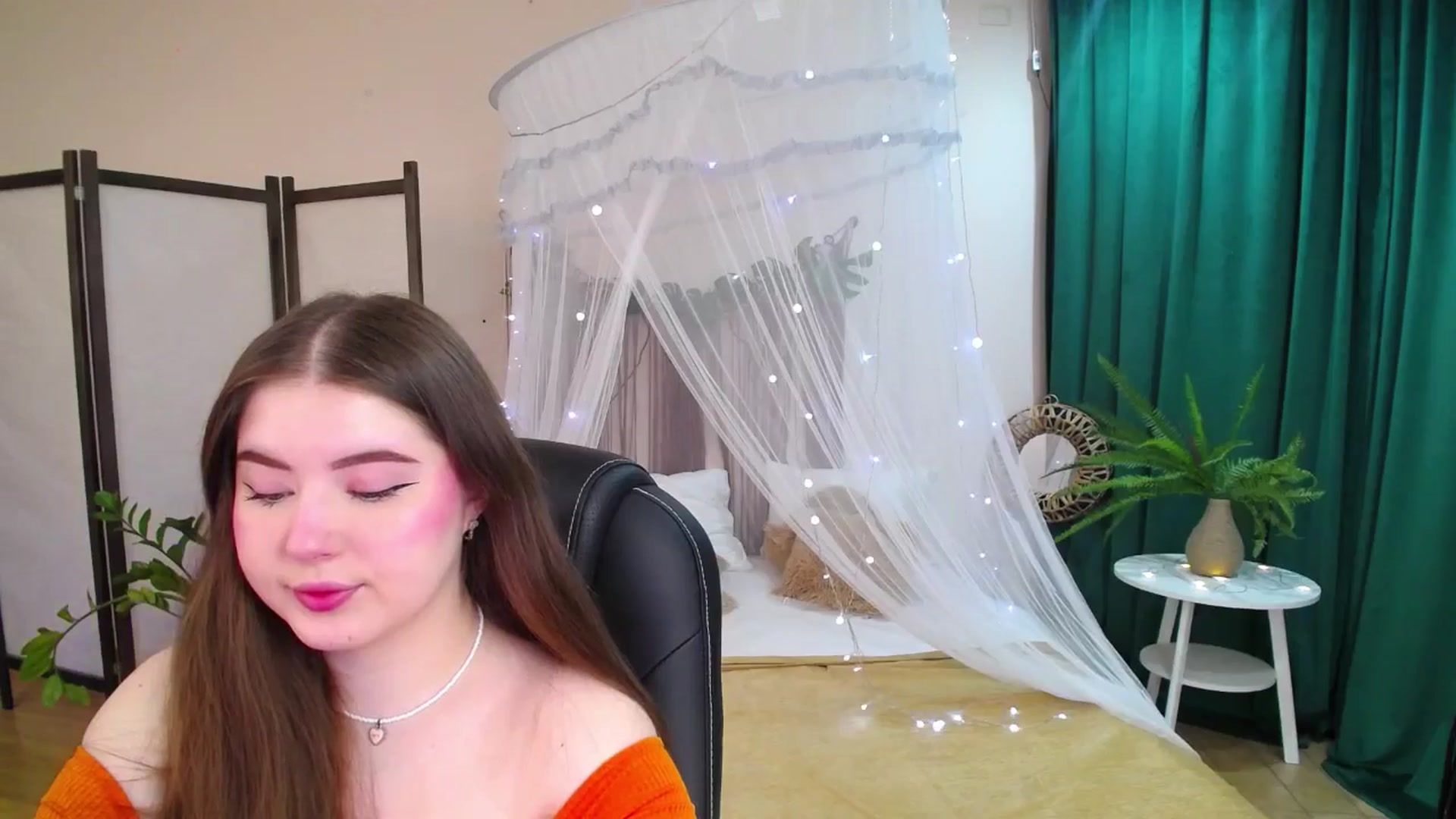Gallery image thumbnail from AdmireMyEyes's myfreecams stream on, 05/24/2025, 18:27 image 14 of 20