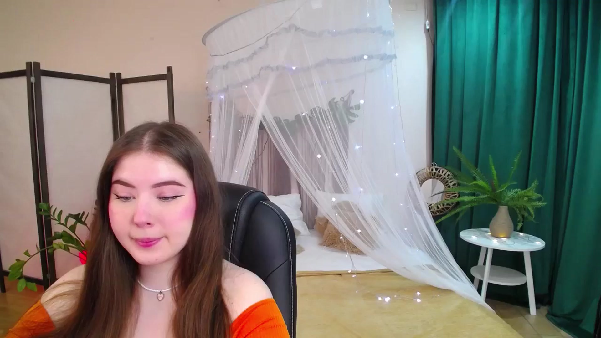 Gallery image thumbnail from AdmireMyEyes's myfreecams stream on, 05/24/2025, 18:27 image 10 of 20