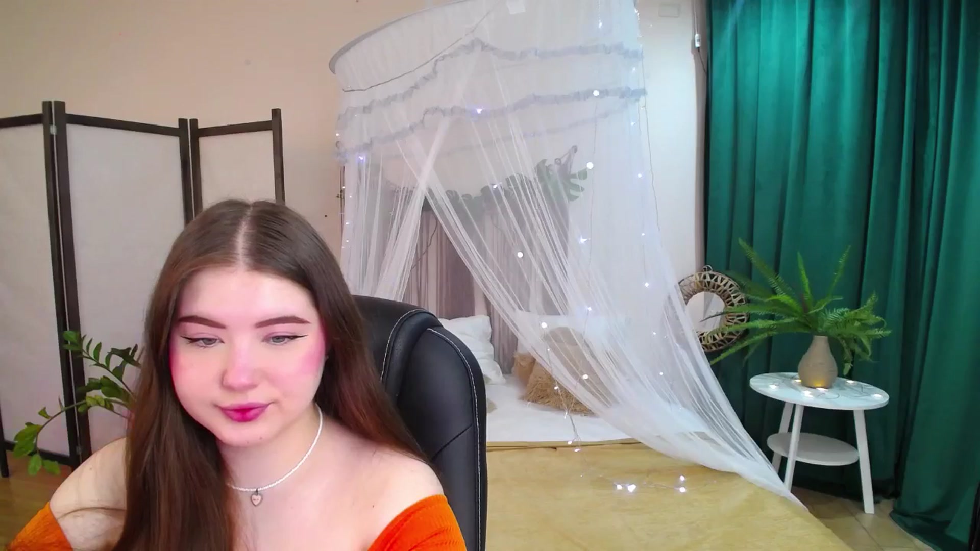 Gallery image thumbnail from AdmireMyEyes's myfreecams stream on, 05/24/2025, 18:27 image 17 of 20