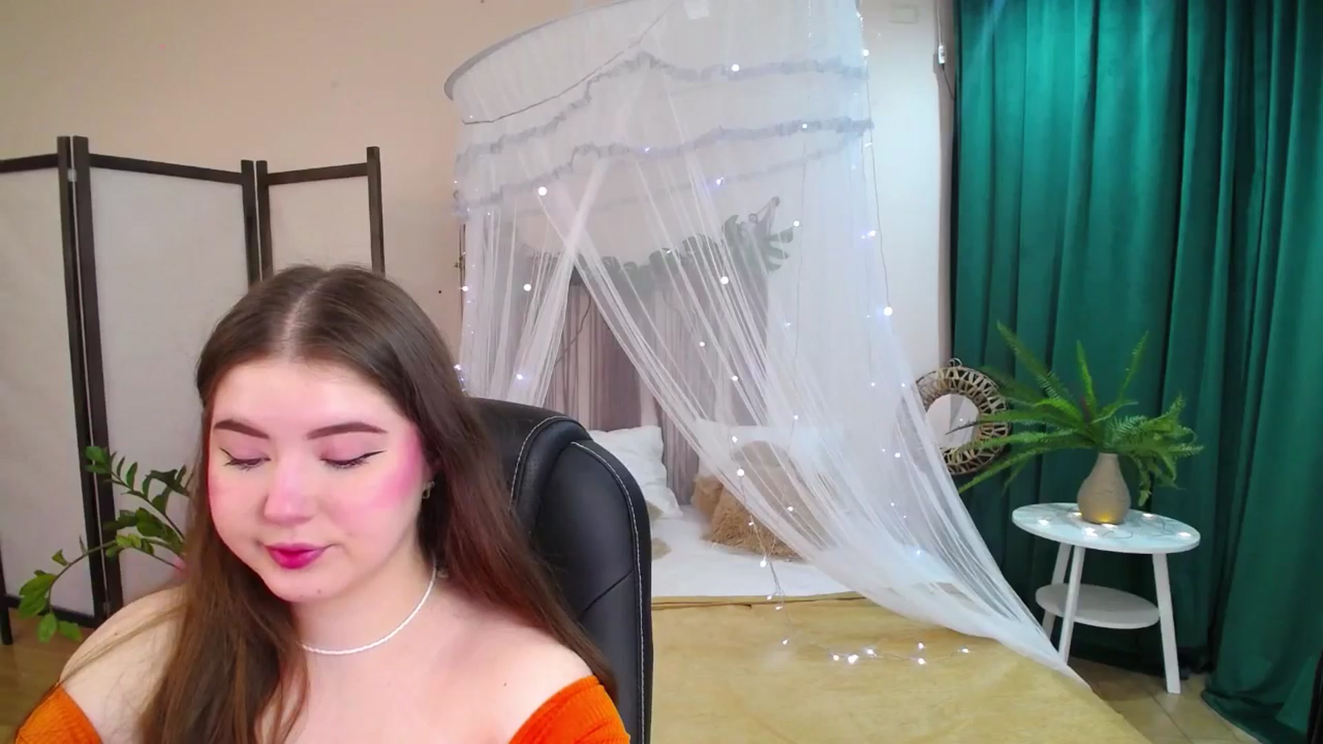 Gallery image thumbnail from AdmireMyEyes's myfreecams stream on, 05/24/2025, 18:27 image 4 of 20